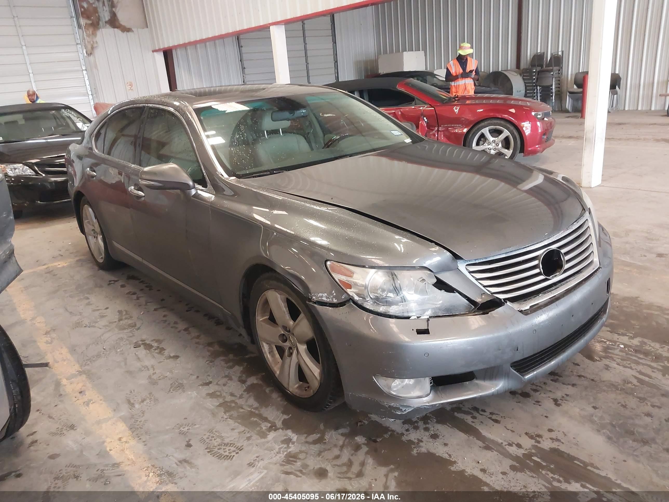 2012 Lexus LS 460, VIN JTHBL5EF9C5112814 — Normal wear