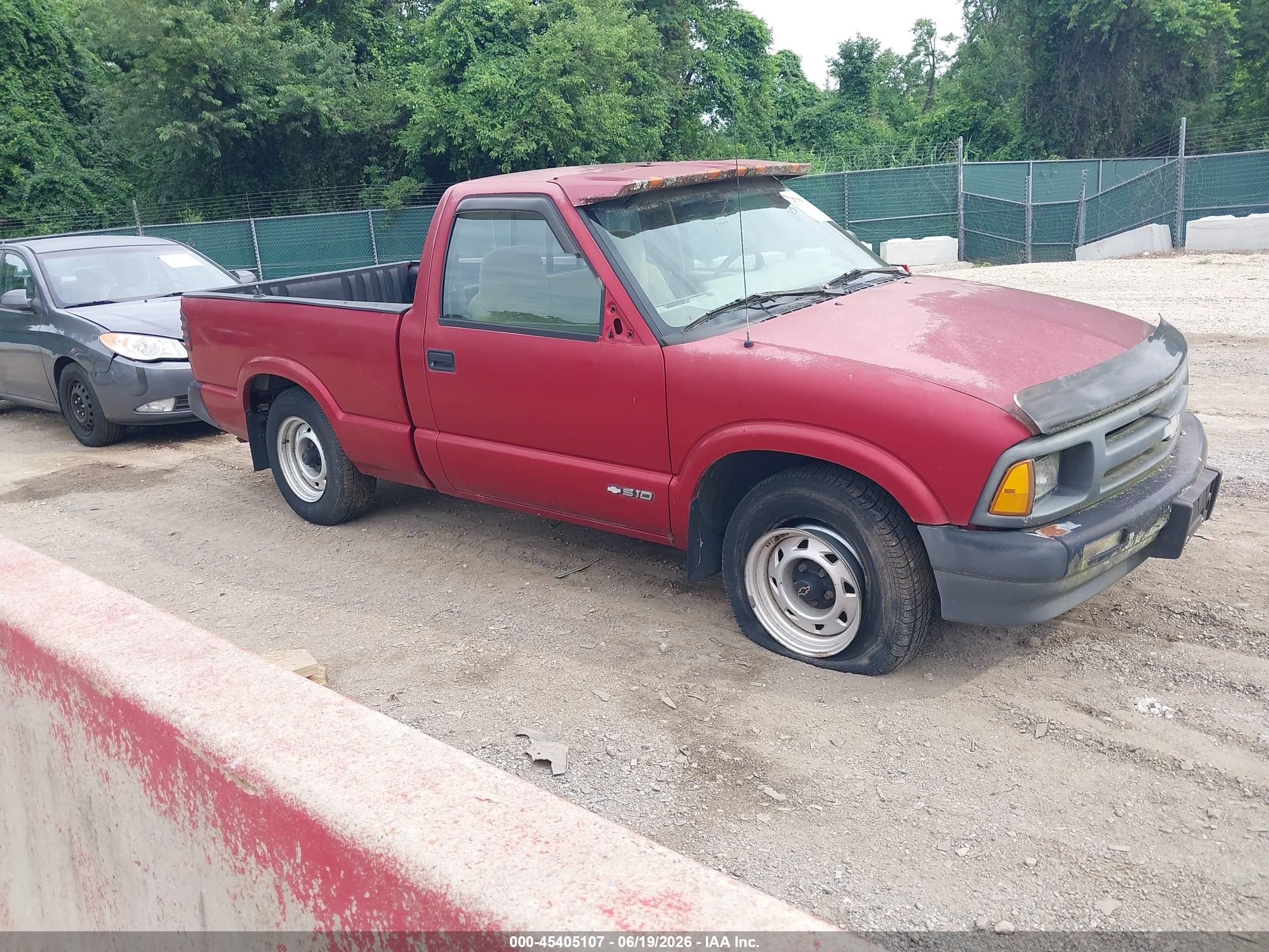 1997 Chevrolet S-10 LS, VIN 1GCCS1442V8172551 — Normal wear
