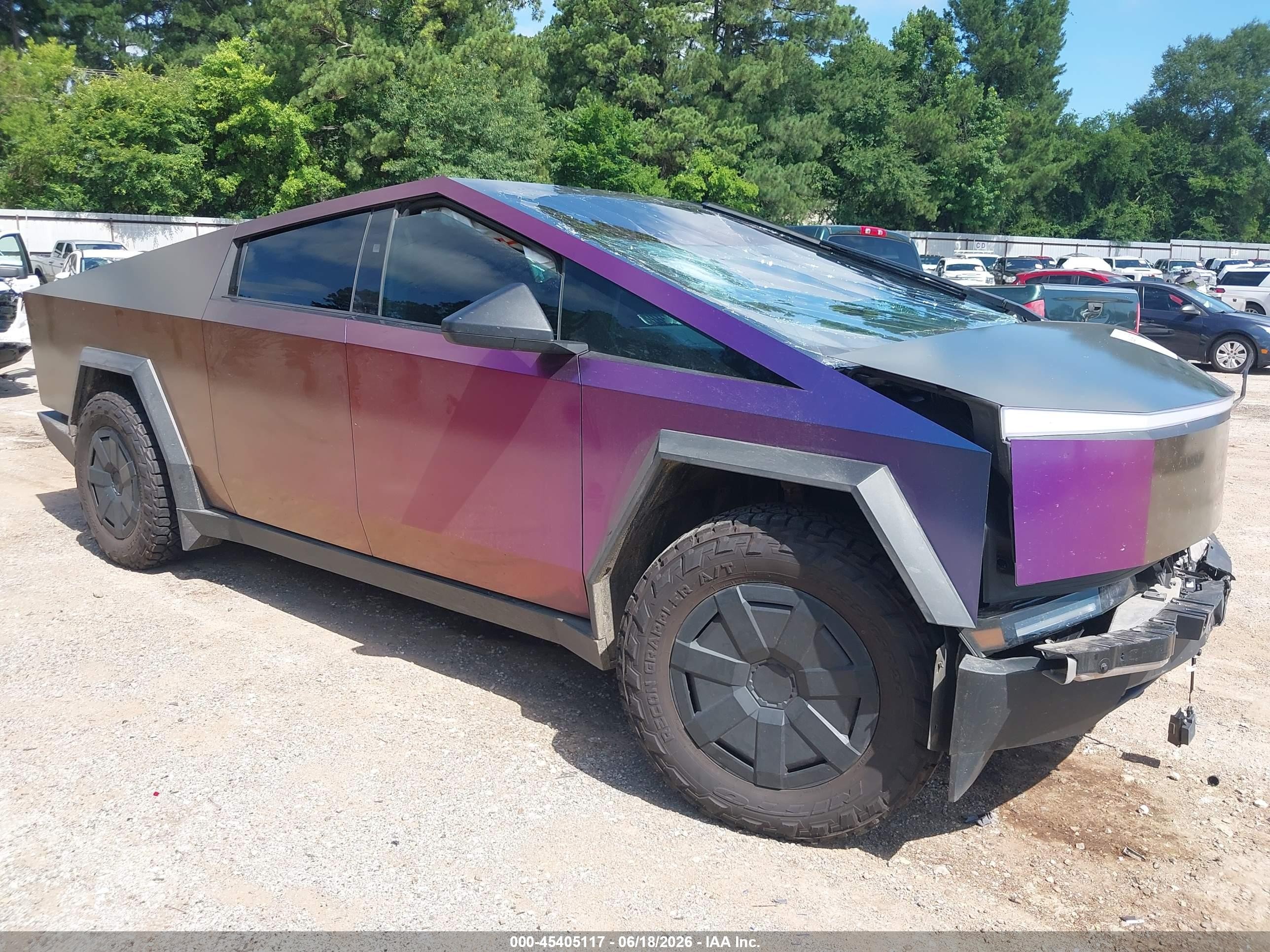 2024 Tesla Cybertruck, VIN 7G2CEHED1RA029704 — Front end