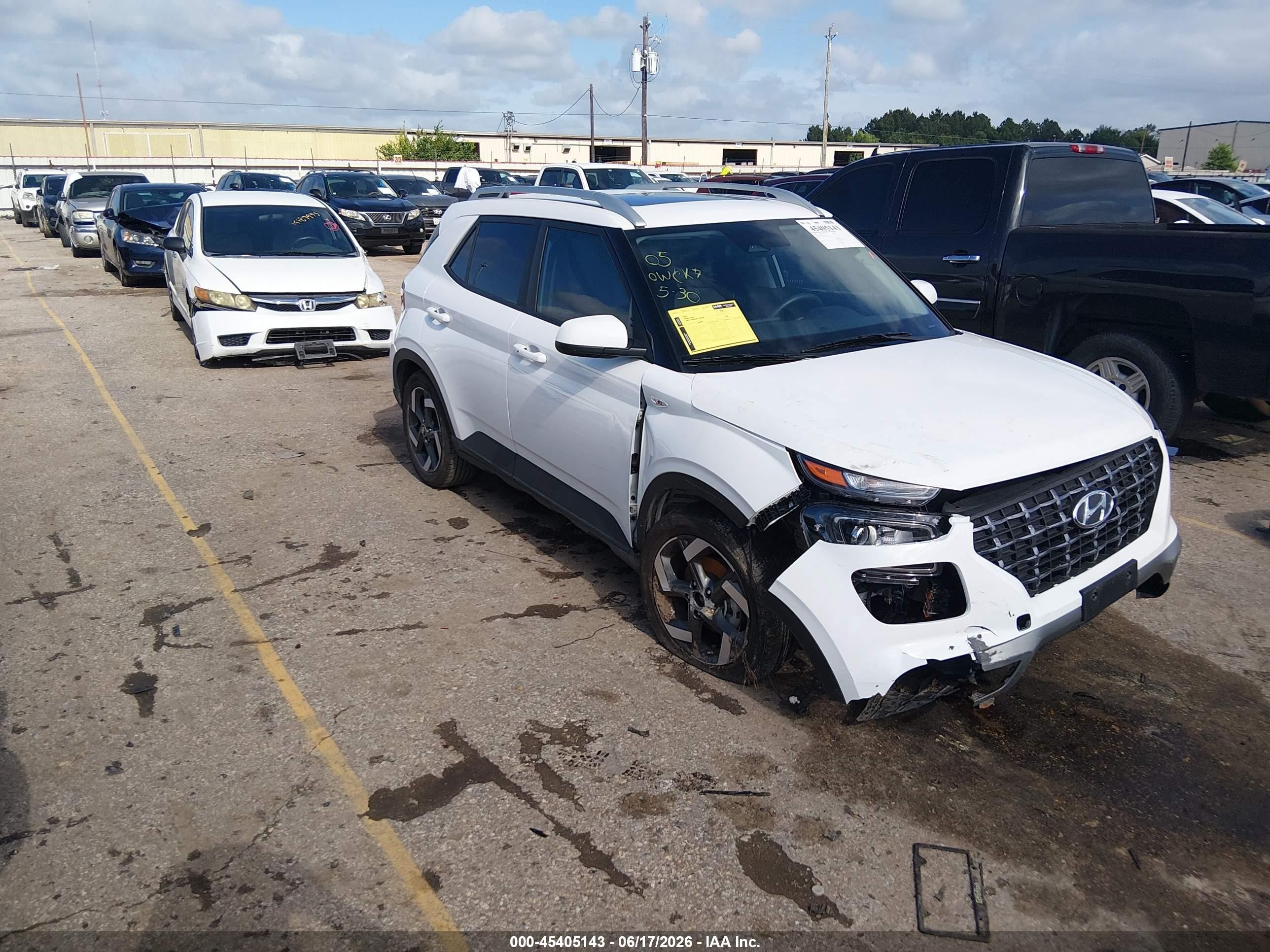 2025 Hyundai Venue SEL, VIN KMHRC8A39SU416447 — Front end