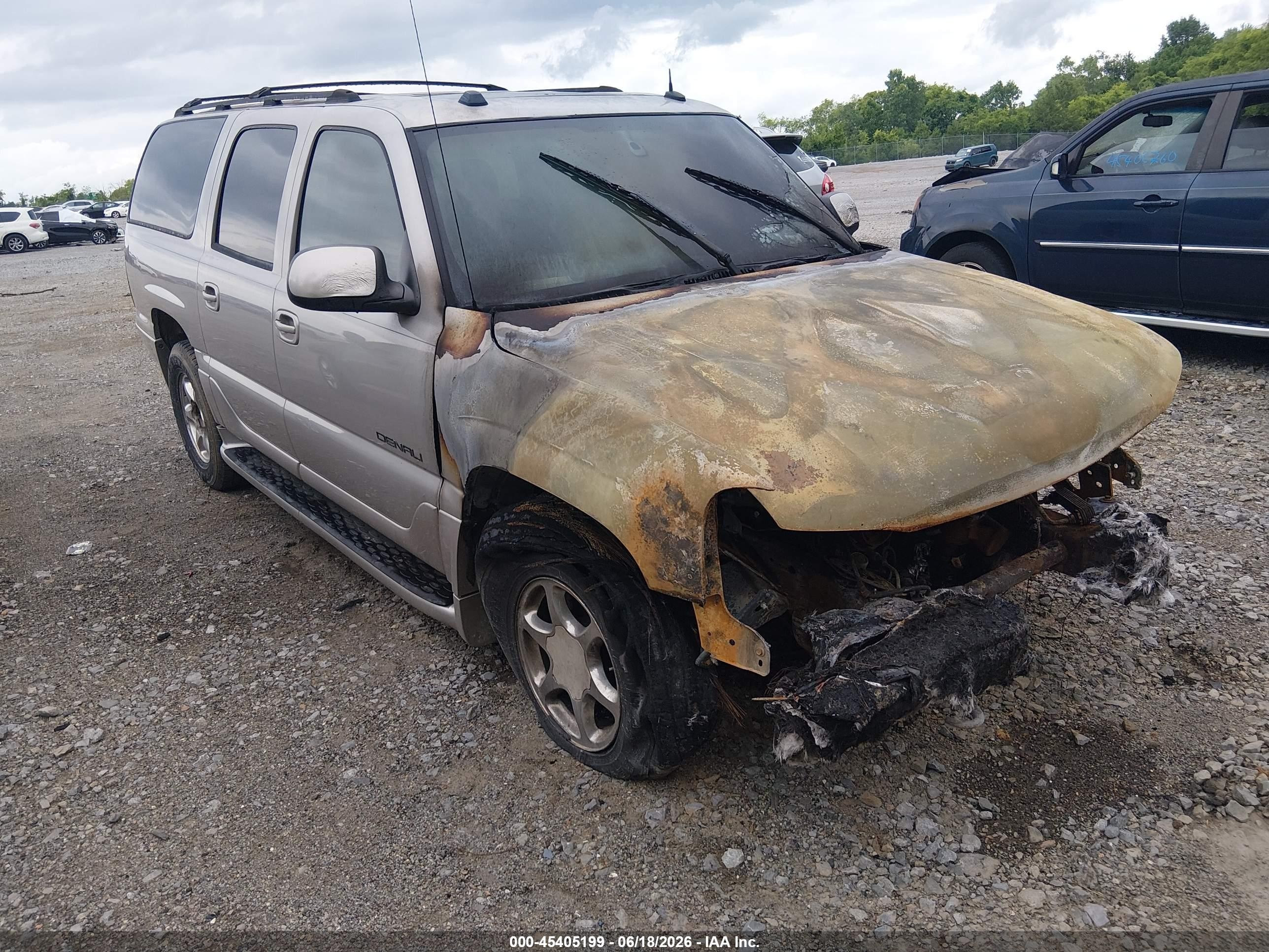 2004 GMC Yukon XL, VIN 1GKFK66U94J142708 — Engine fire