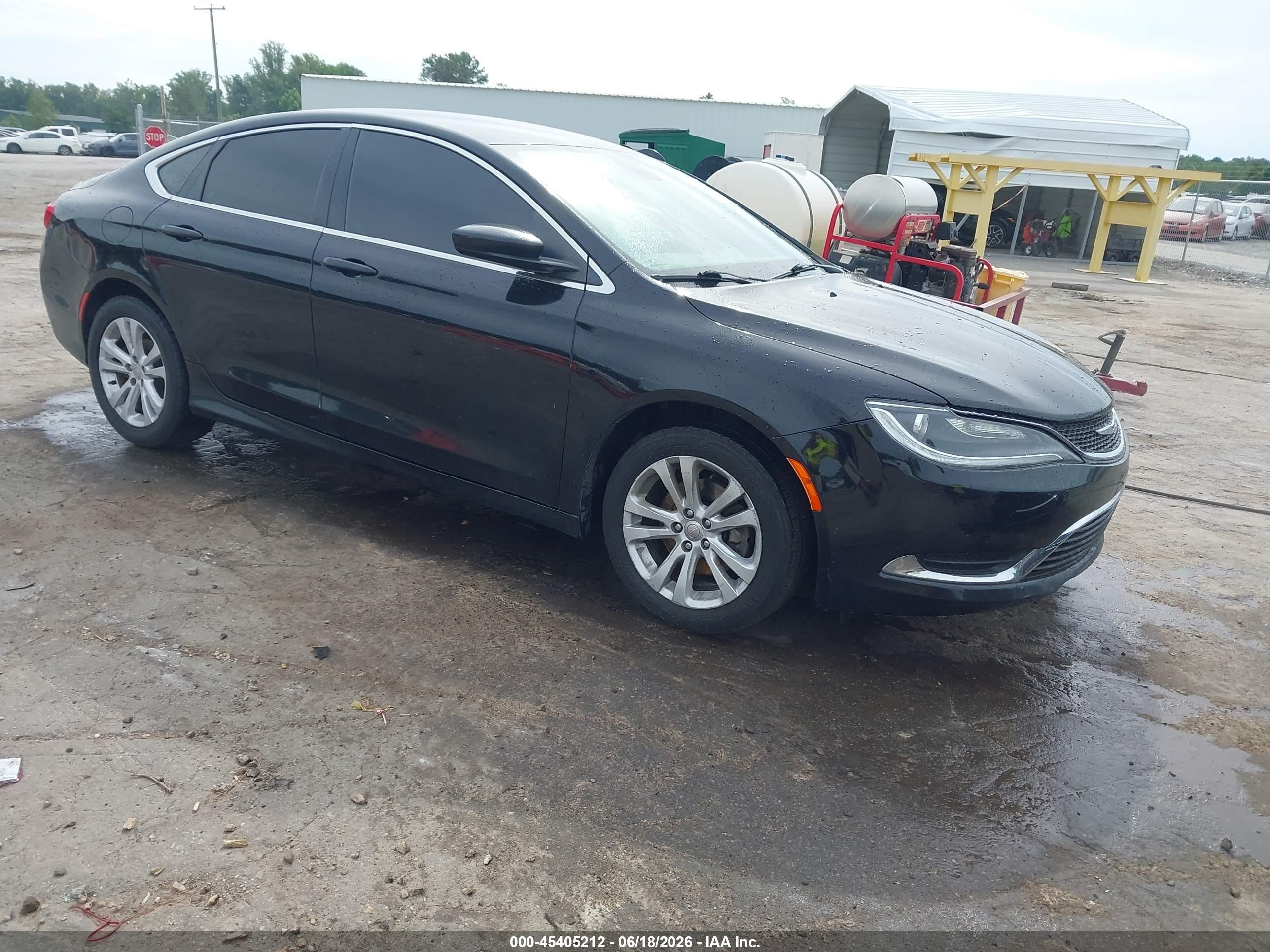 2016 Chrysler 200 Limited, VIN 1C3CCCAB2GN159934 — Rear end