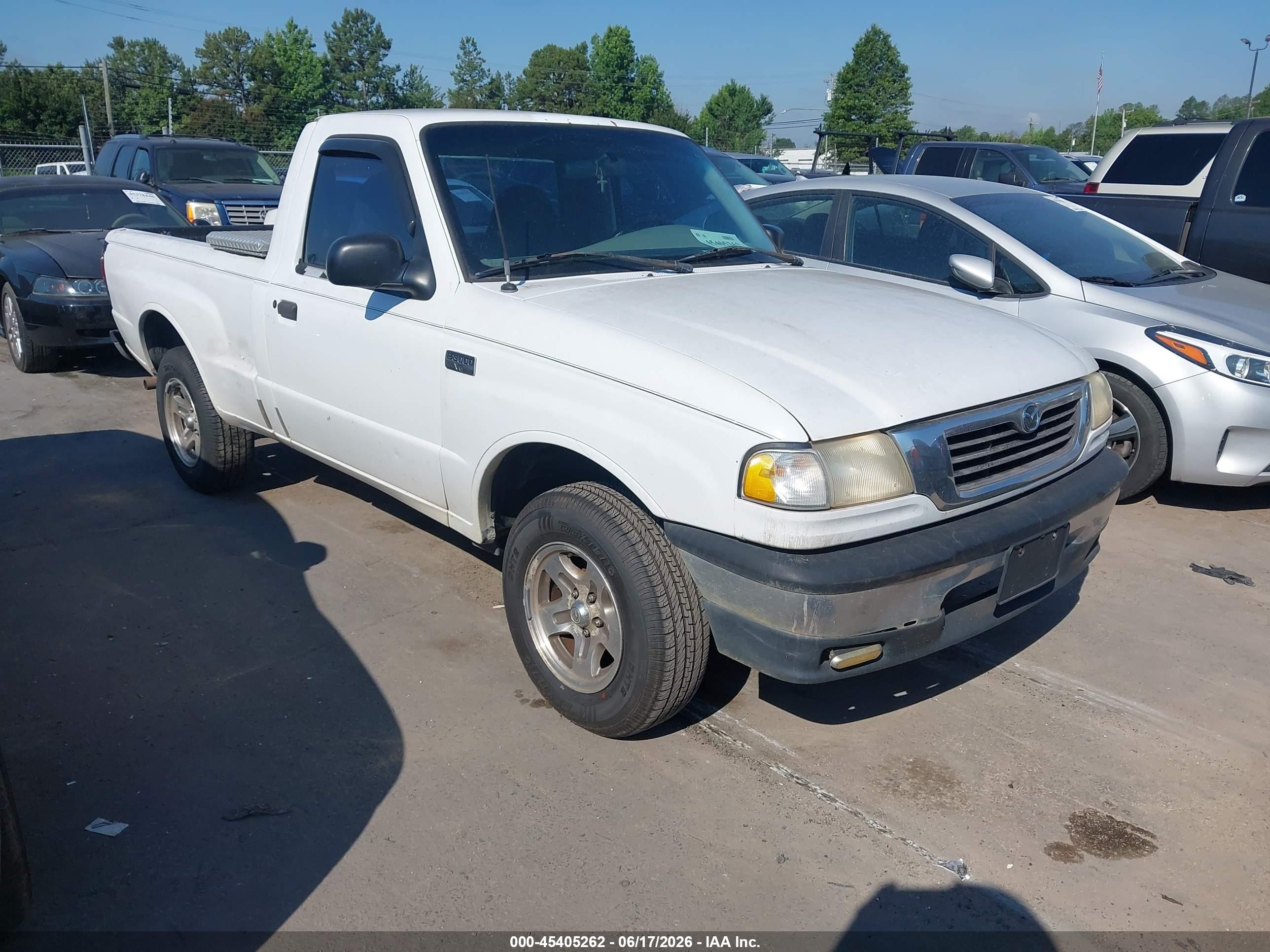2000 Mazda B-Series SX, VIN 4F4YR12V5YTM26999 — Normal wear