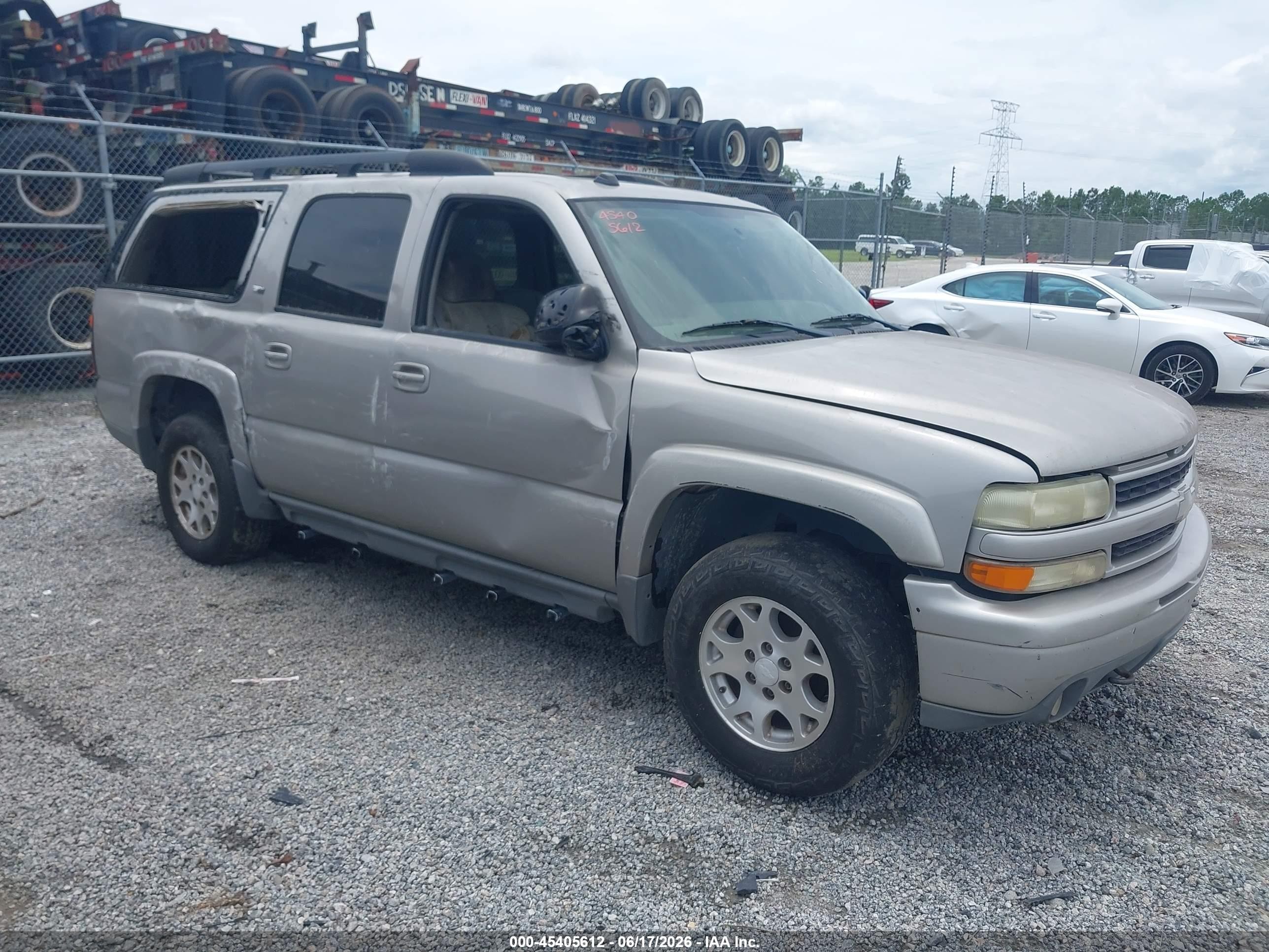 2005 Chevrolet Suburban LT, VIN 3GNFK16Z25G187462 — Side