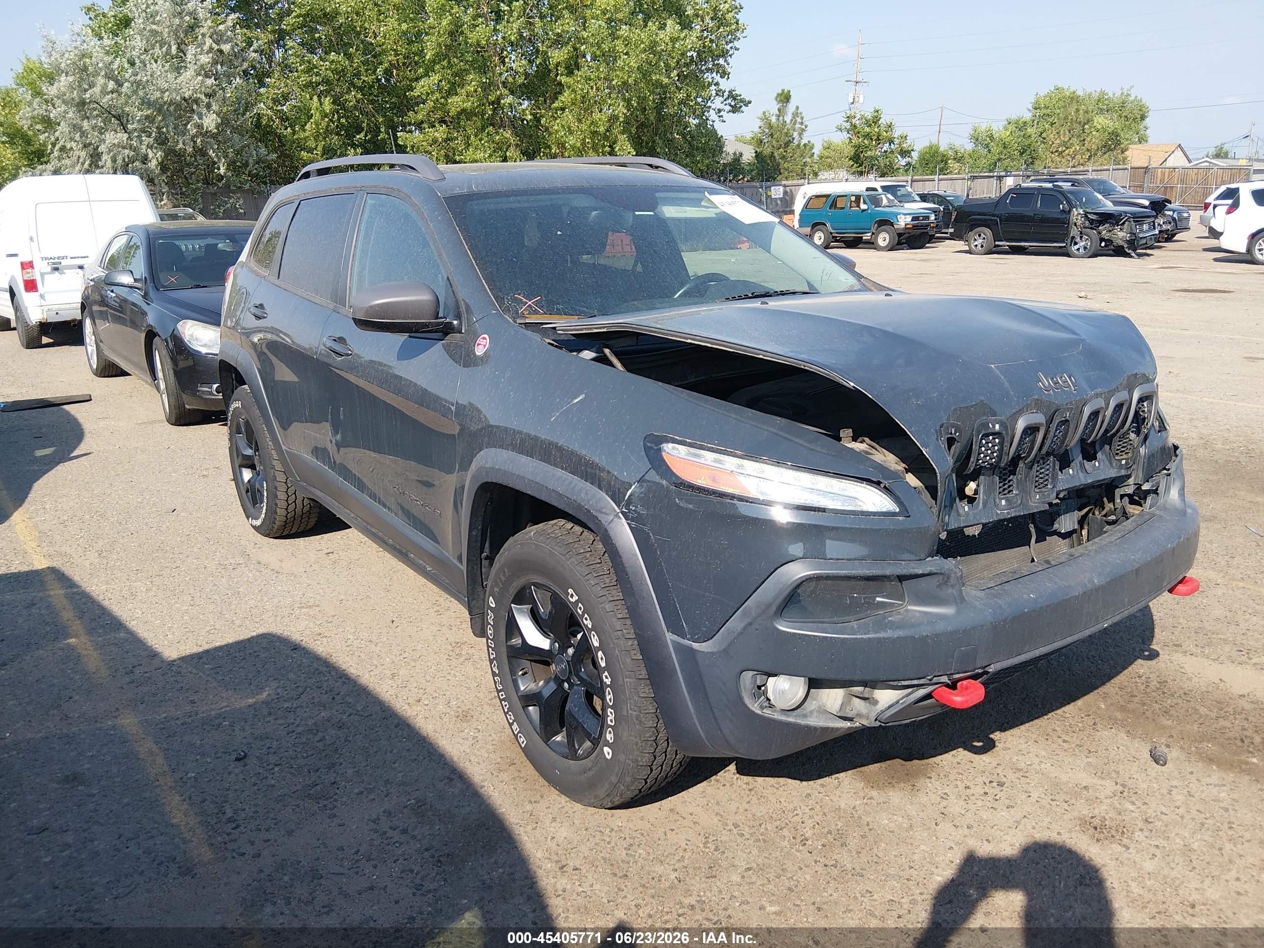 2016 Jeep Cherokee Trailhawk, VIN 1C4PJMBS7GW268052 — Normal wear