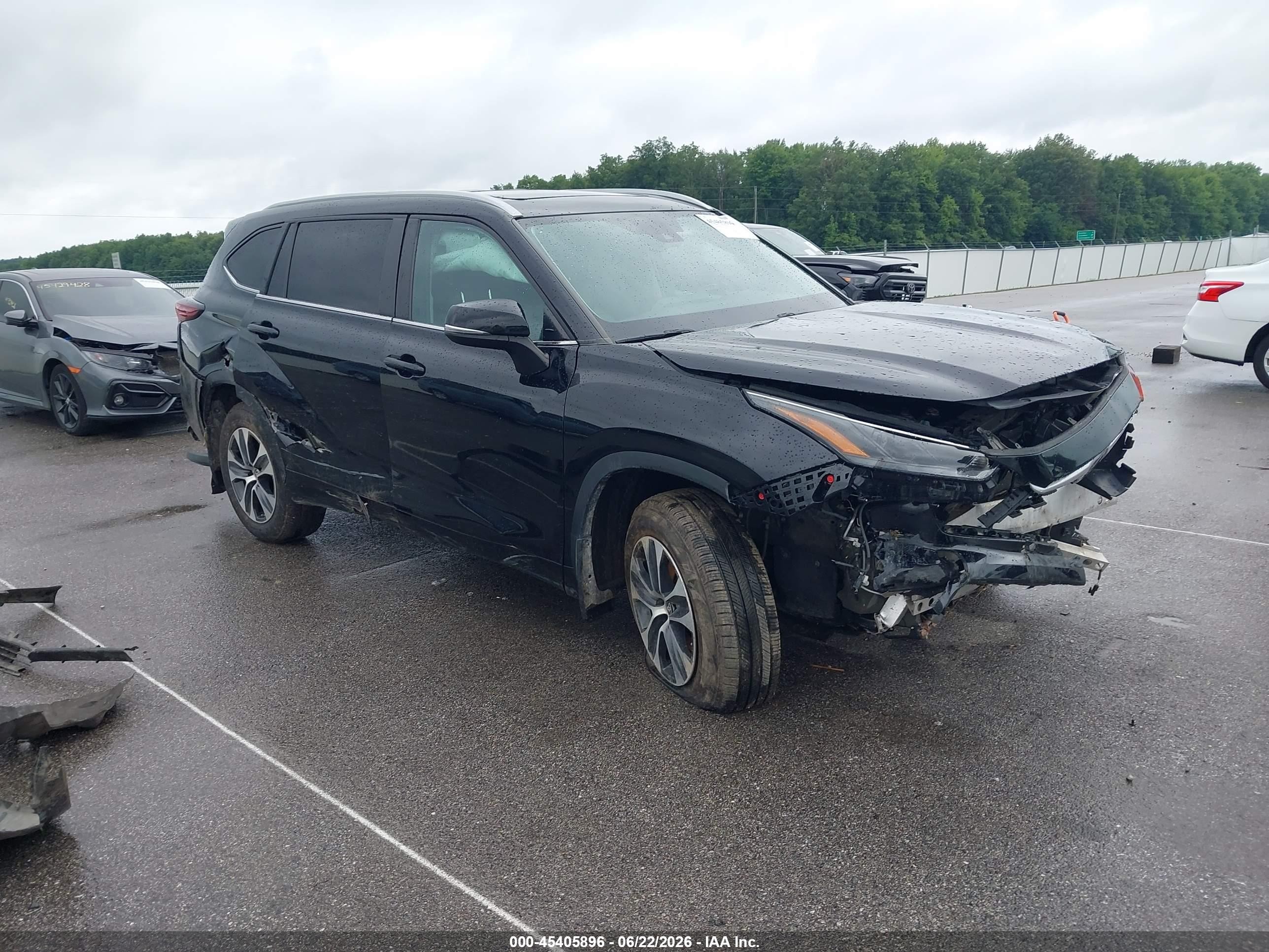2024 Toyota Highlander XLE, VIN 5TDKDRBH5RS531855 — Front end