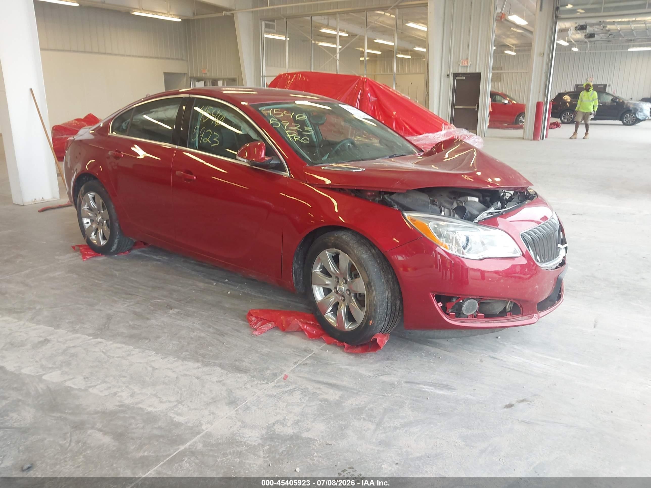 2014 Buick Regal, VIN 2G4GK5EX8E9233760 — Front end