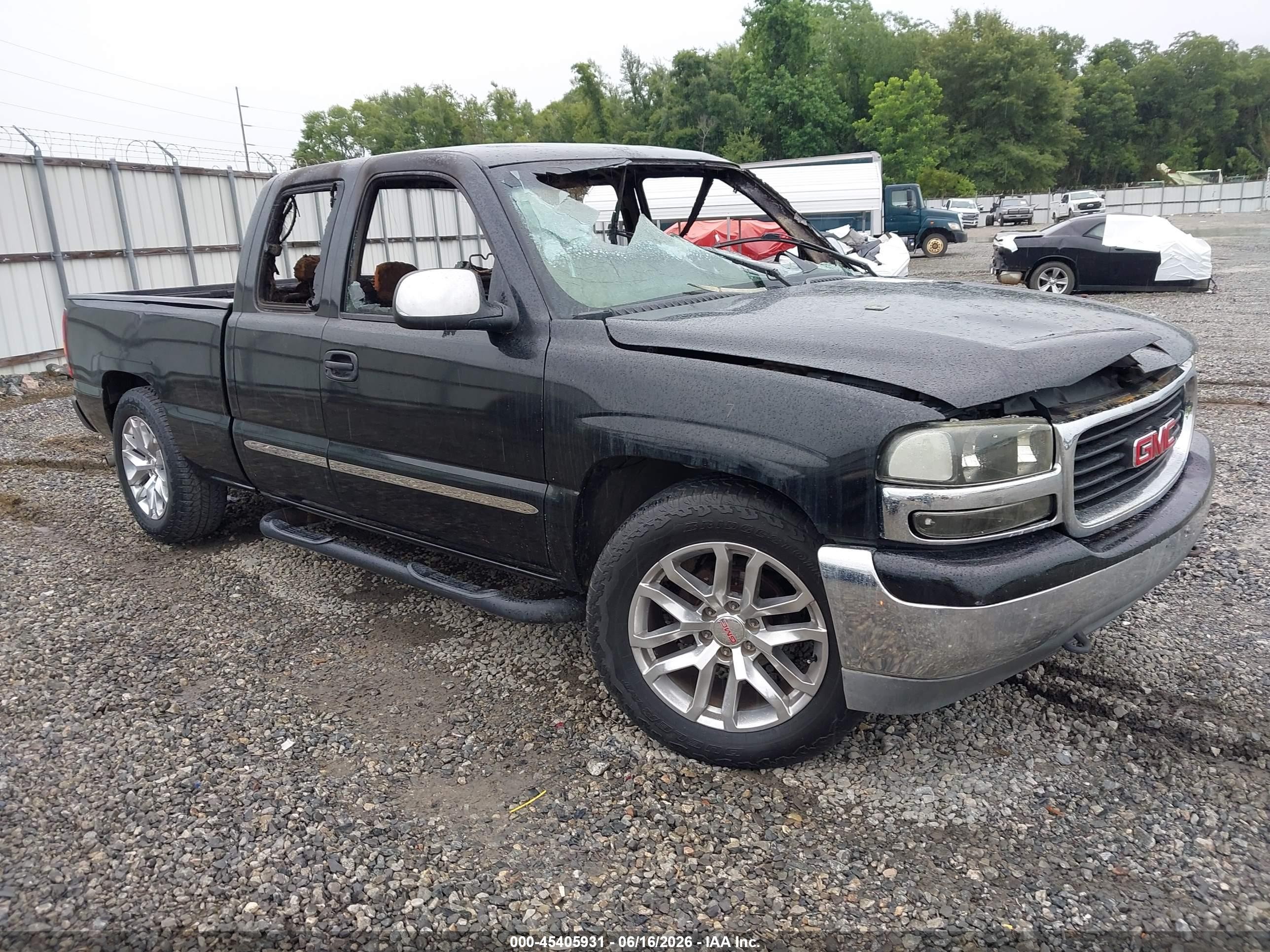1999 GMC Sierra 1500 SLE, VIN 2GTEC19T5X1556366 — Interior fire