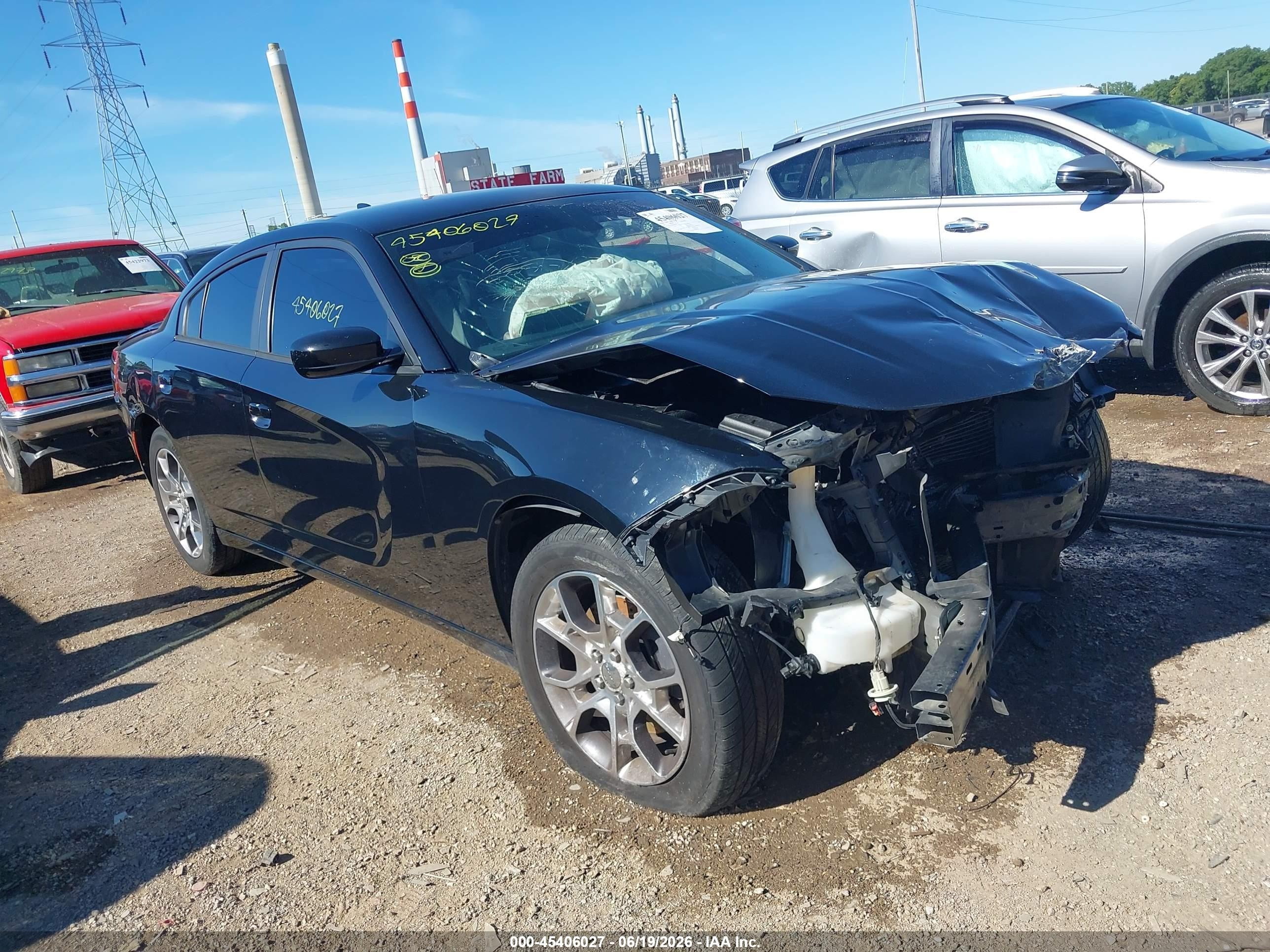 2015 Dodge Charger SXT, VIN 2C3CDXJG2FH926334 — Front end