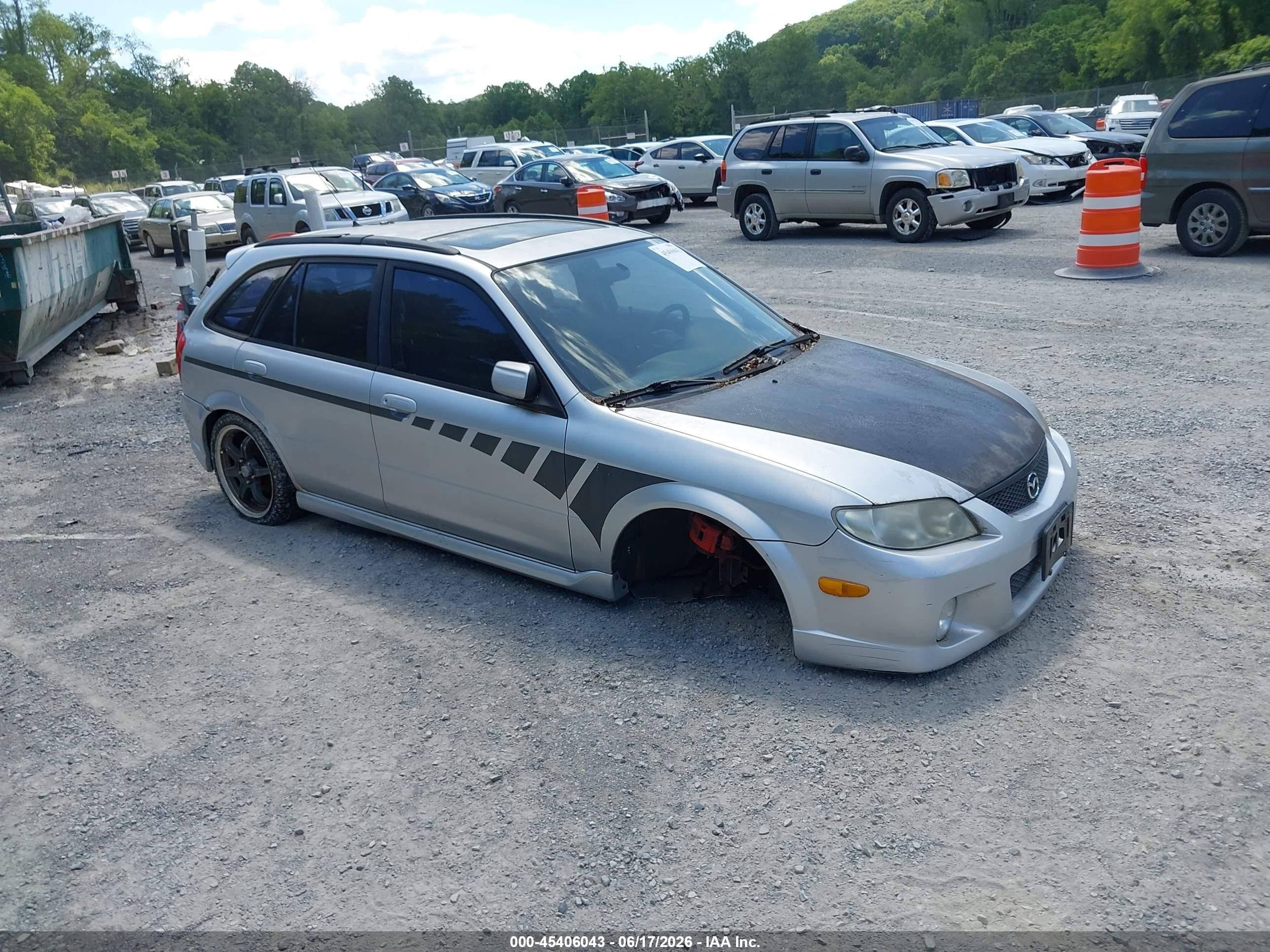 2002 Mazda Protege, VIN JM1BJ245621550615 — Normal wear