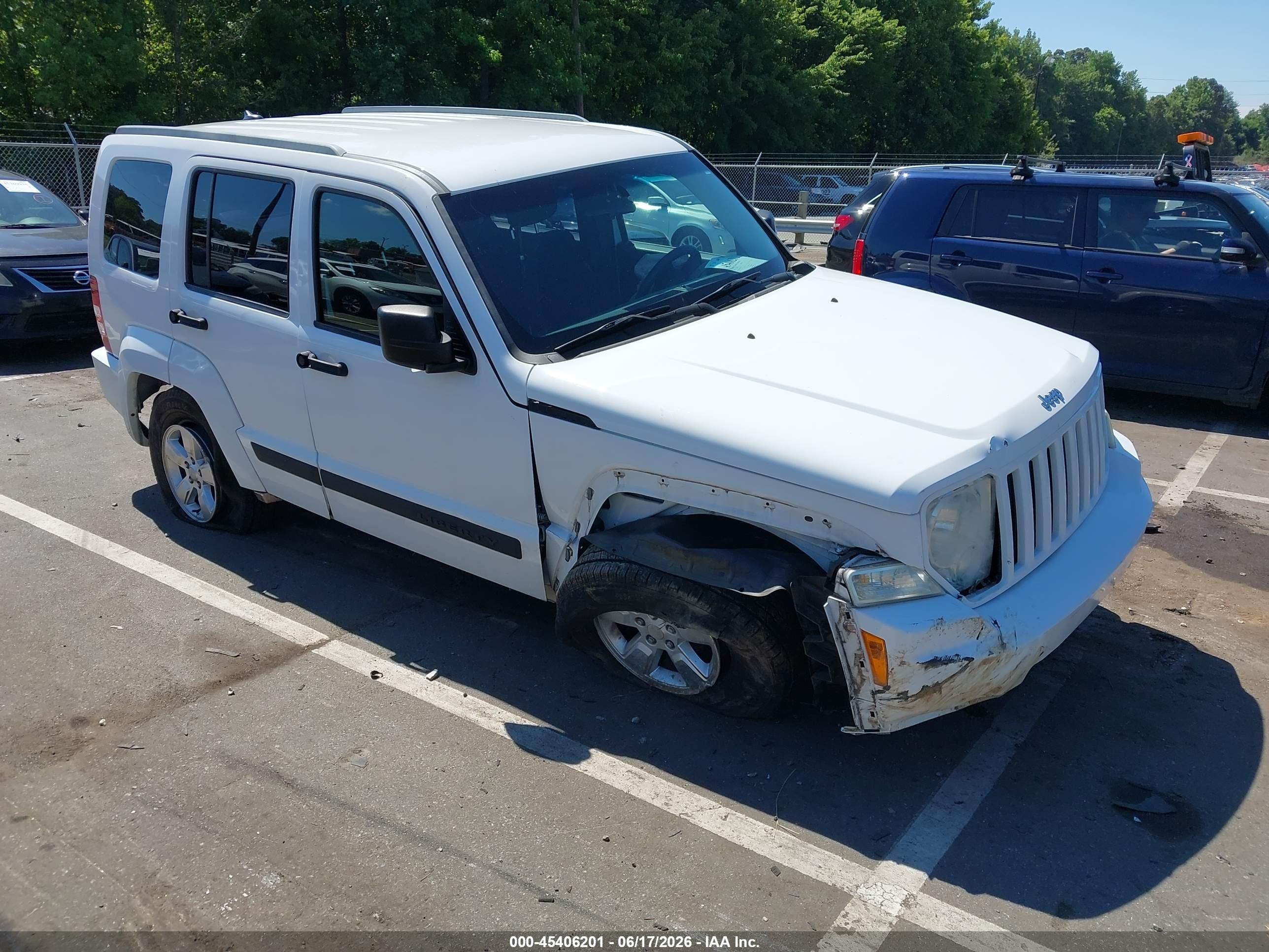 2012 Jeep Liberty Sport Latitude, VIN 1C4PJLAK5CW122447 — Бок