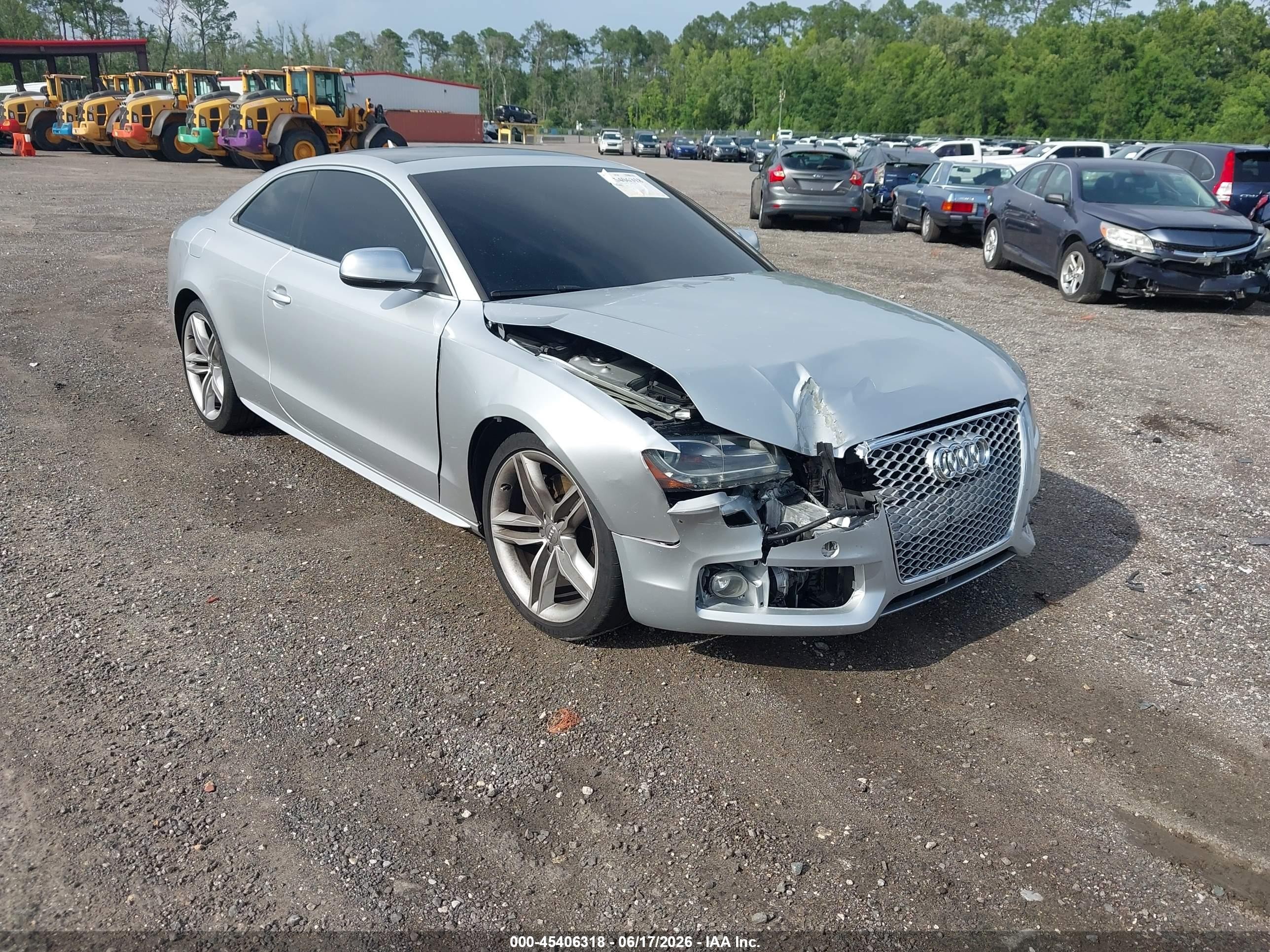 2011 Audi S5 Prestige, VIN WAUVVAFR0BA028622 — Front end