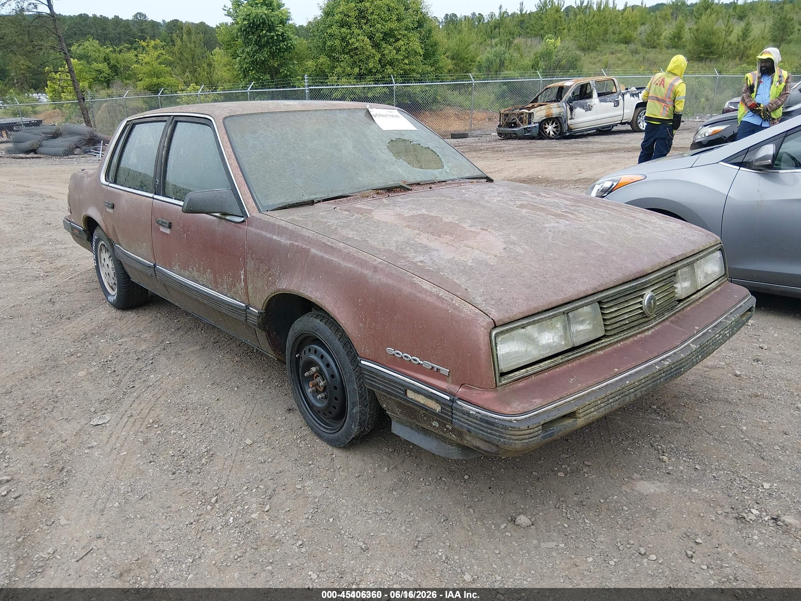 1986 Pontiac 6000, VIN 2G2AH19W5G9278133 — Front end