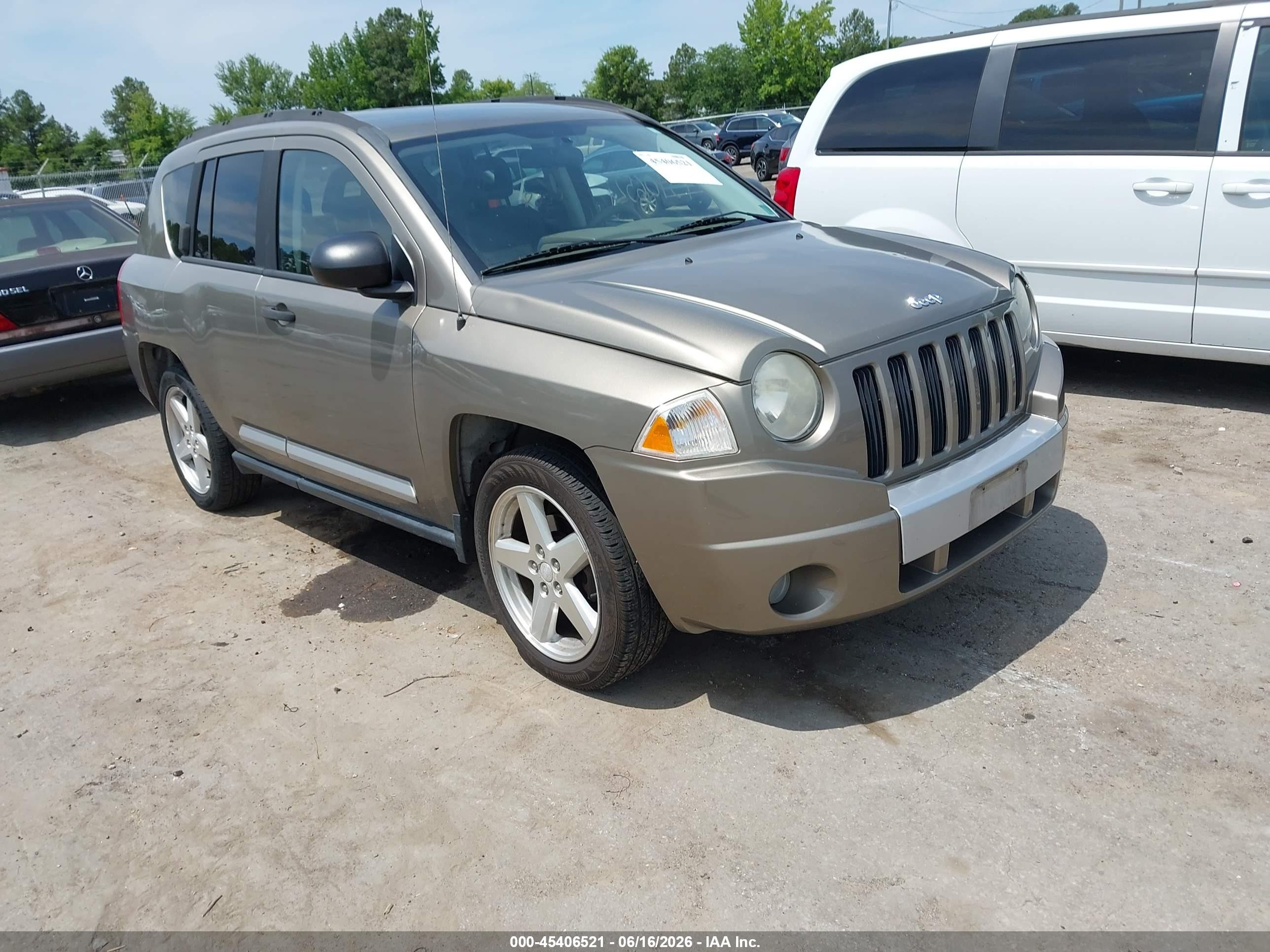 2007 Jeep Compass Limited, VIN 1J8FF57W97D142570 — Normal wear