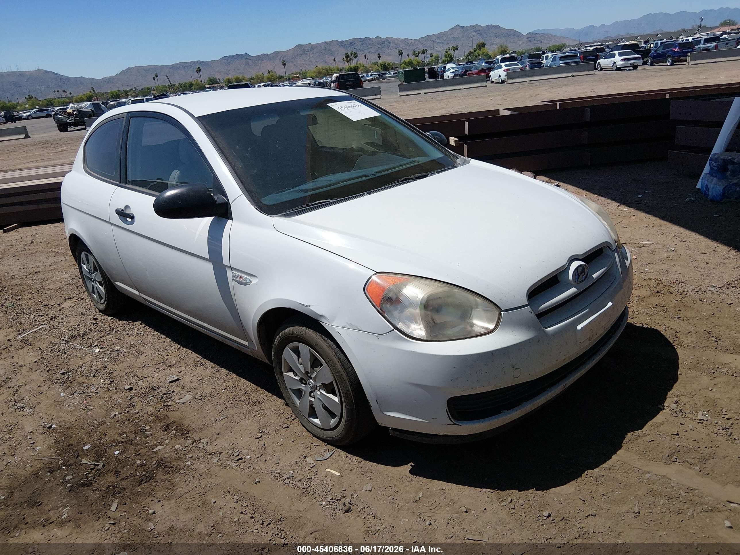 2008 Hyundai Accent GS, VIN KMHCM36CX8U100689 — Front end