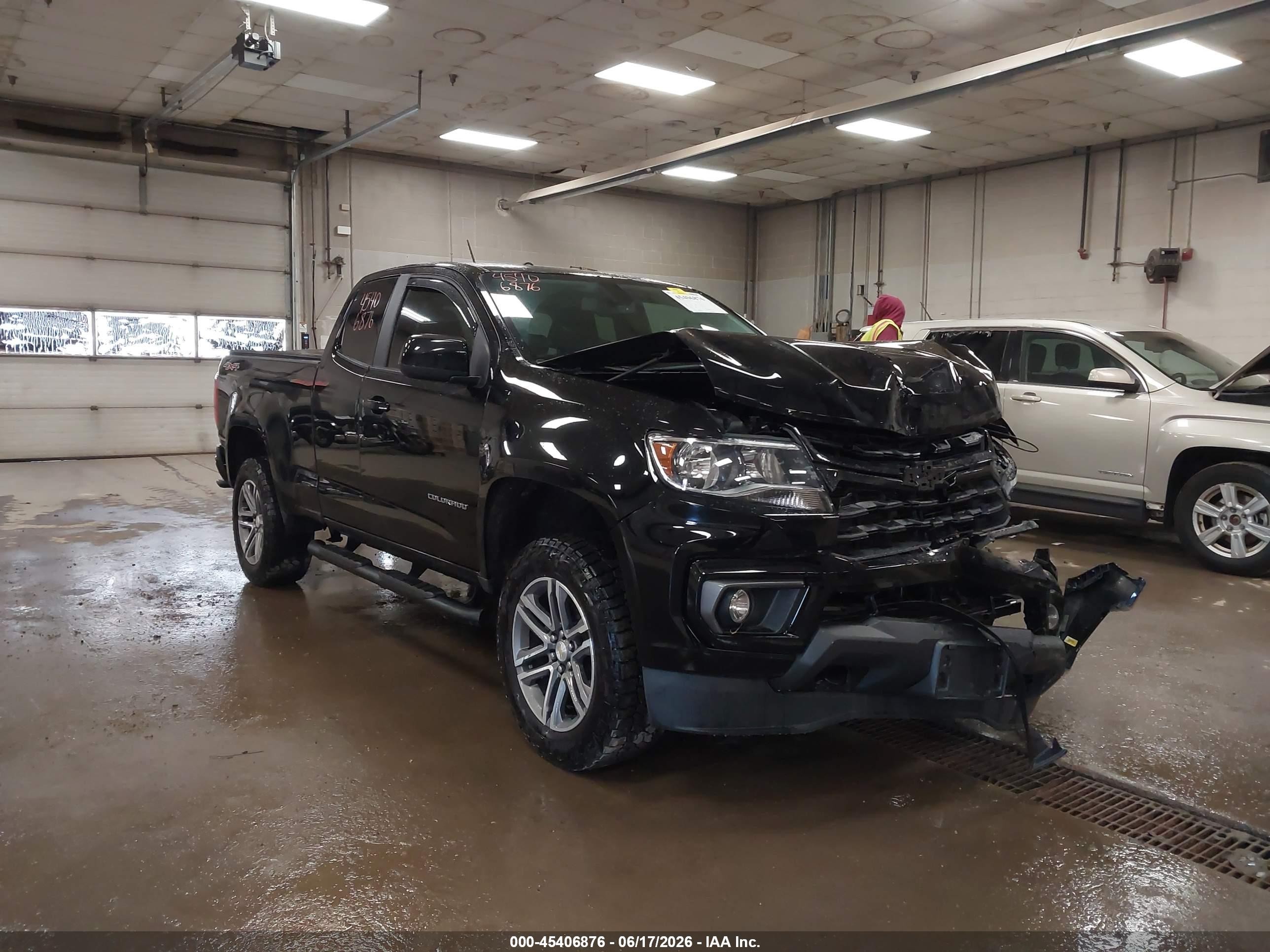 2021 Chevrolet Colorado 4WD LT, VIN 1GCHTCEN4M1294308 — Front end