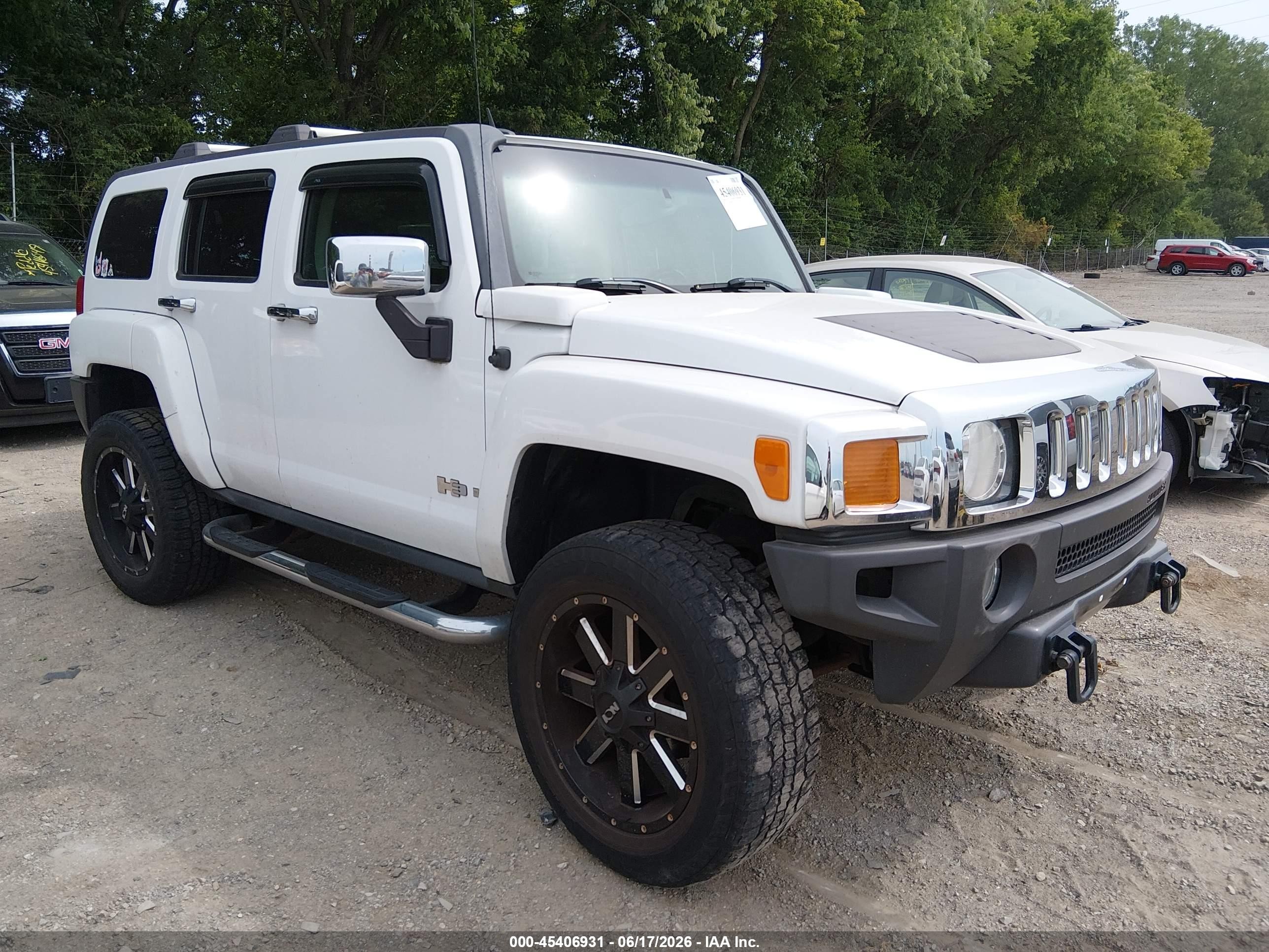 2006 Hummer H3, VIN 5GTDN136668106786 — Side