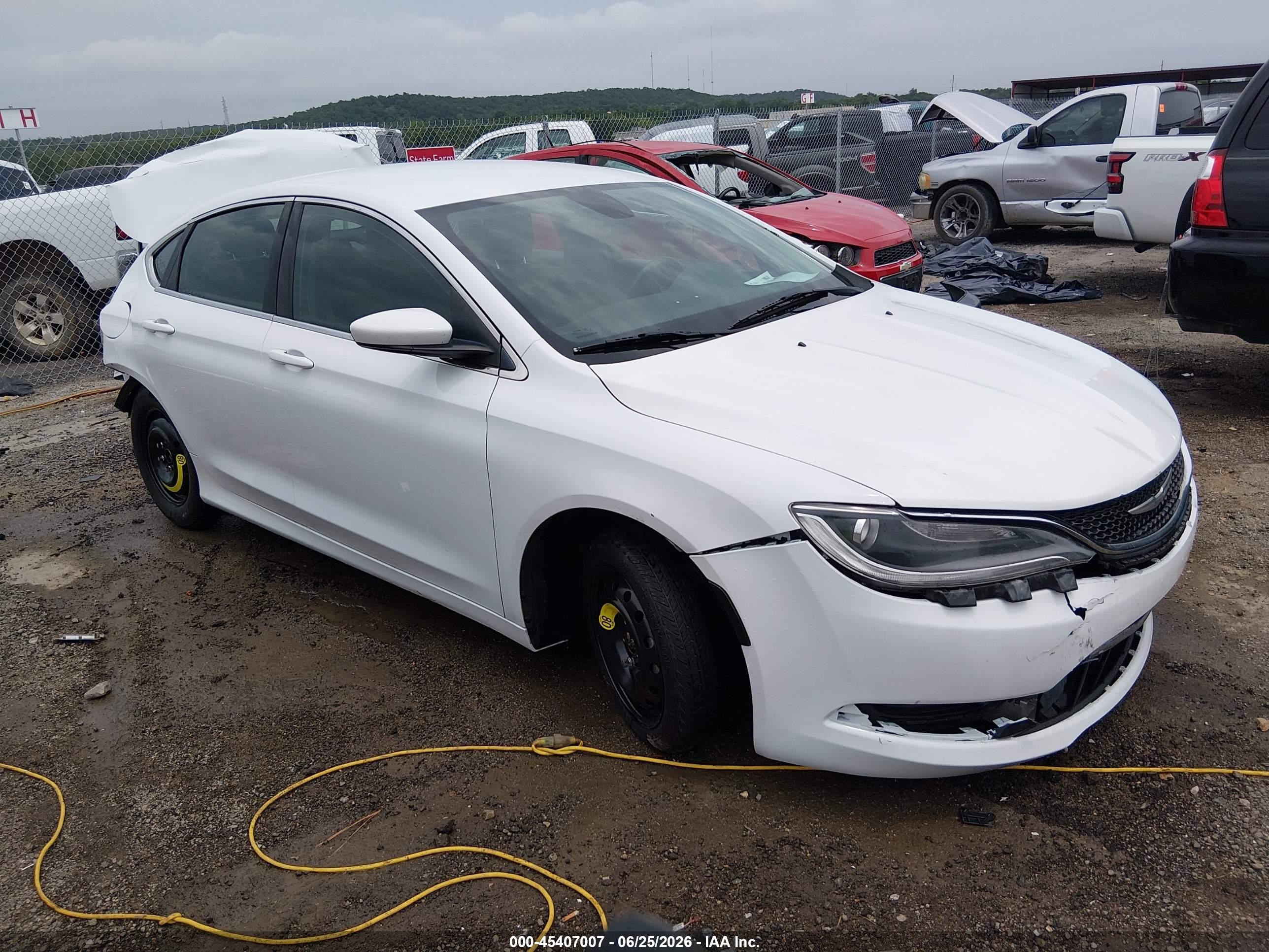 2015 Chrysler 200 Limited, VIN 1C3CCCAB5FN607369 — Rear end