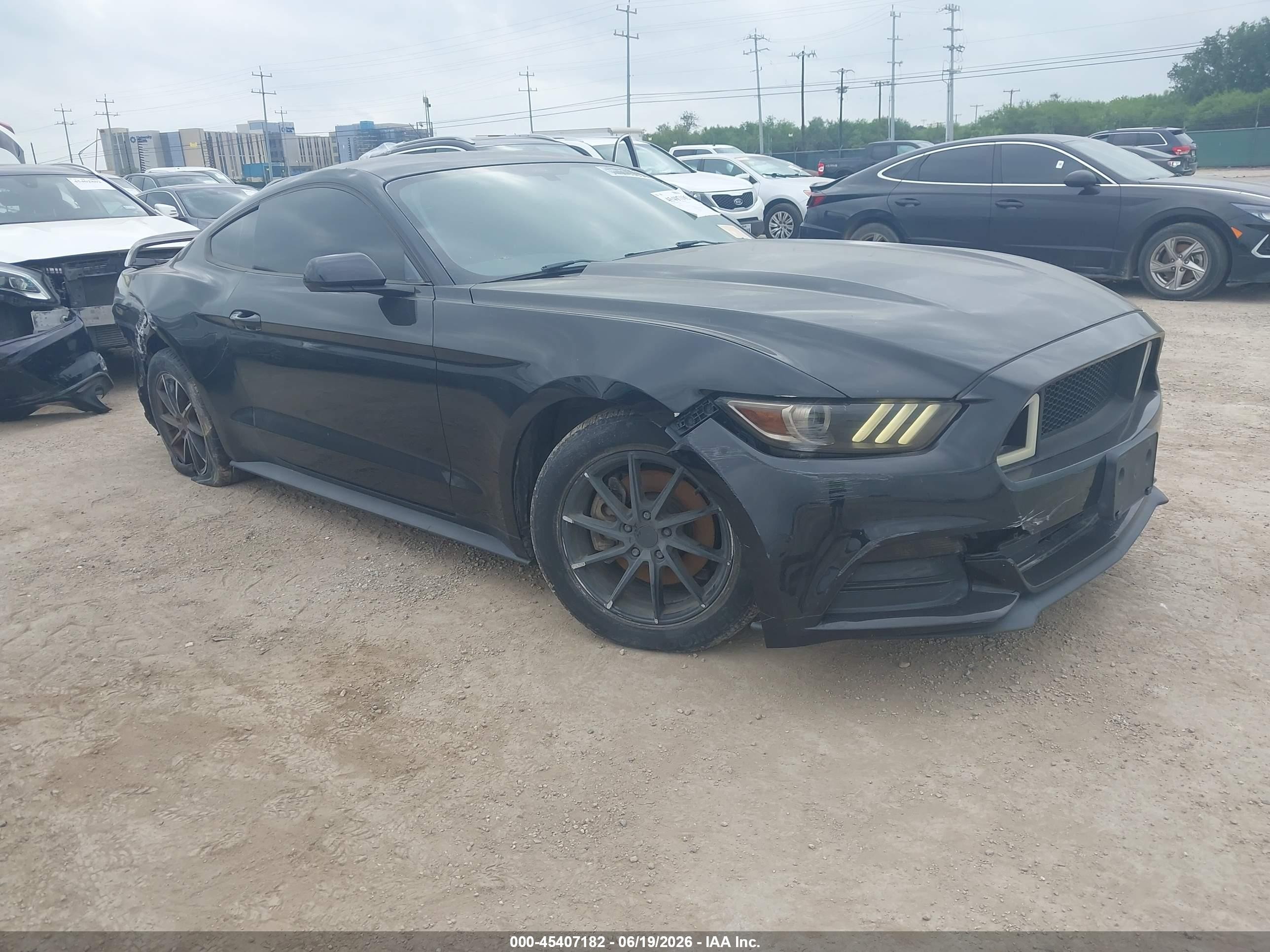 2017 Ford Mustang V6, VIN 1FA6P8AM2H5322956 — Side