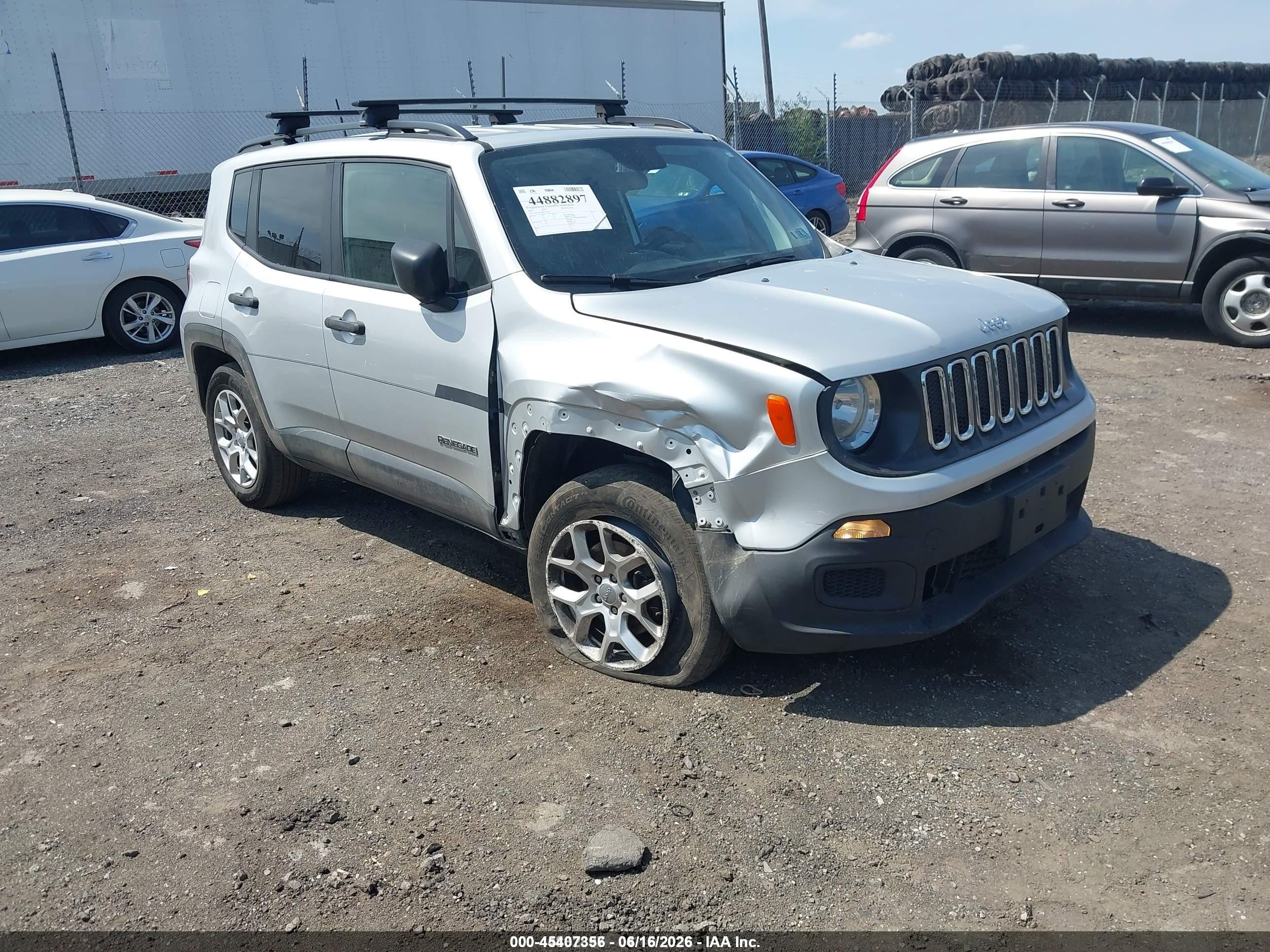 2018 Jeep Renegade Sport, VIN ZACCJBAB4JPJ48845 — Front end