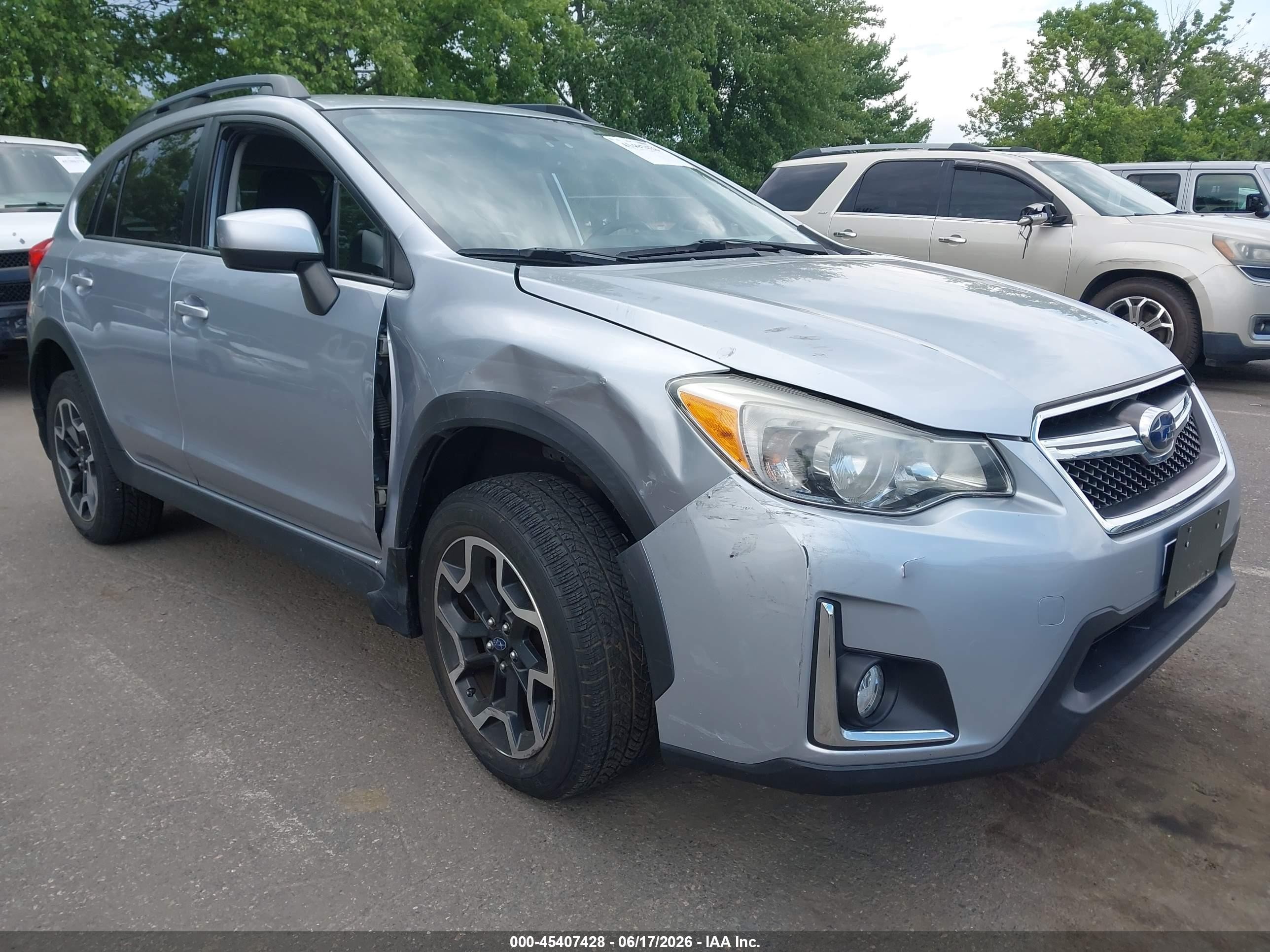 2016 Subaru Crosstrek Premium, VIN JF2GPABC8G9297792 — Front end