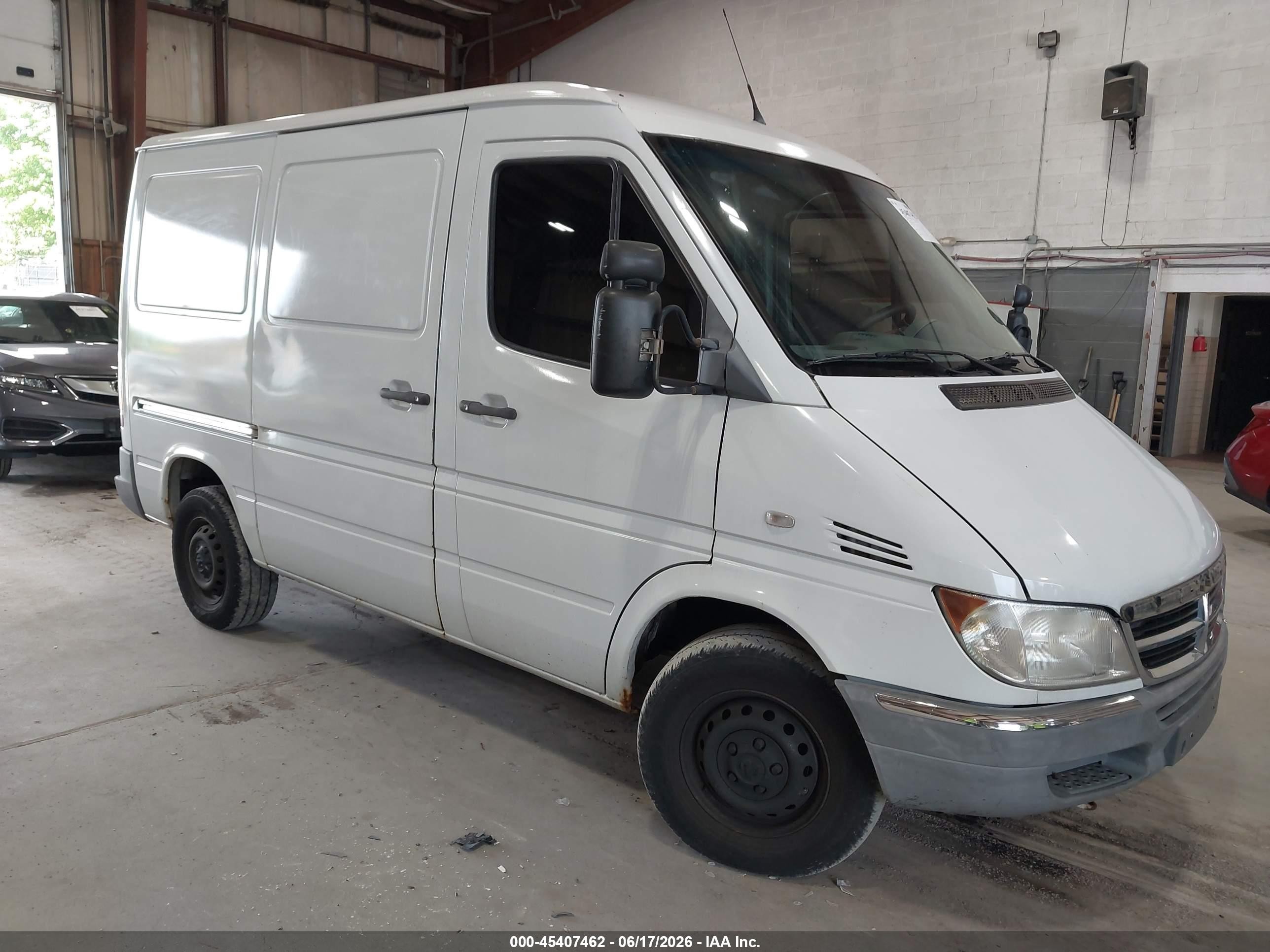 2006 Dodge Sprinter, VIN WD0PD144265938266 — Зад