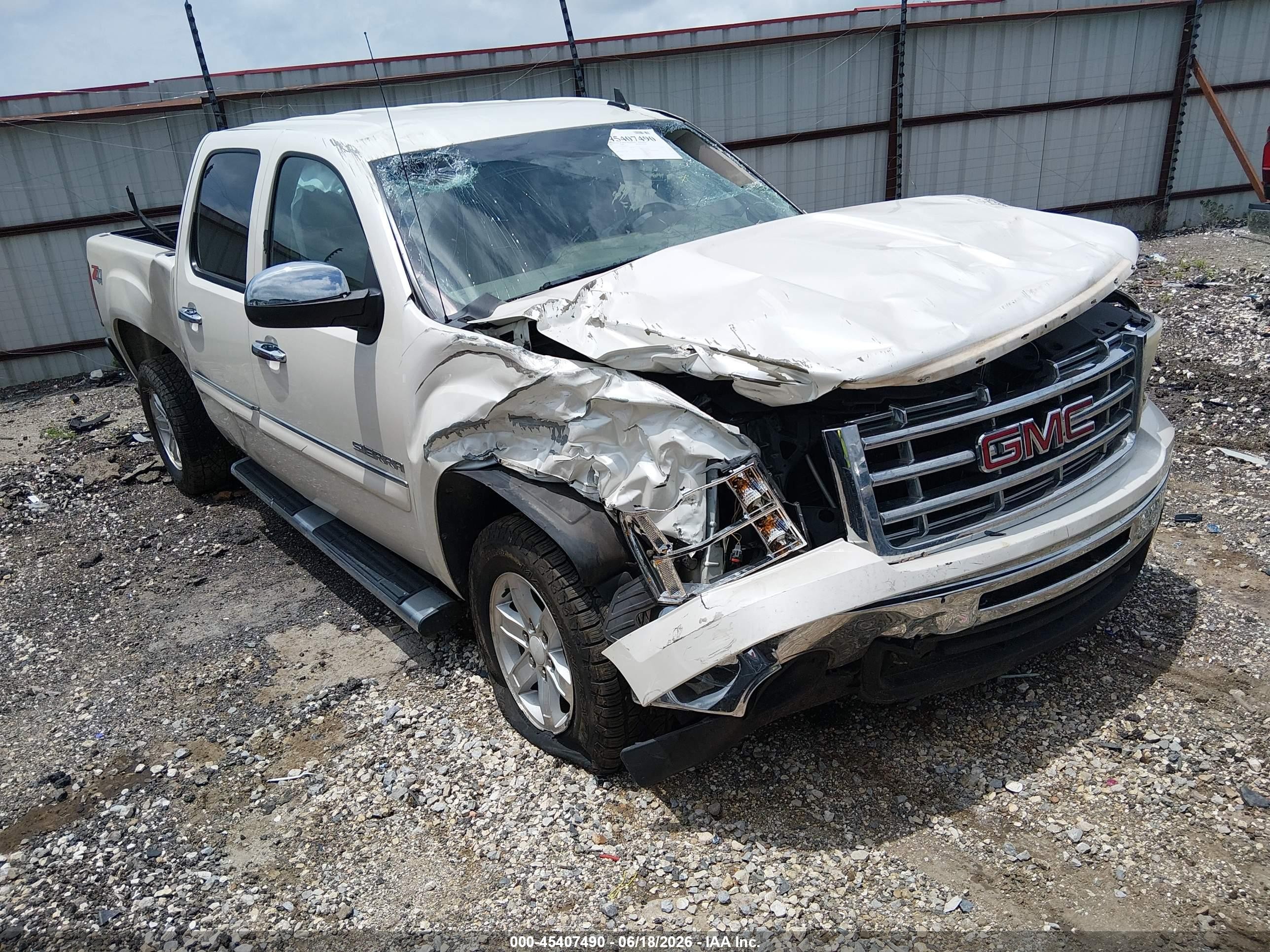 2011 GMC Sierra 1500 SLE, VIN 3GTP2VE34BG385957 — Rollover
