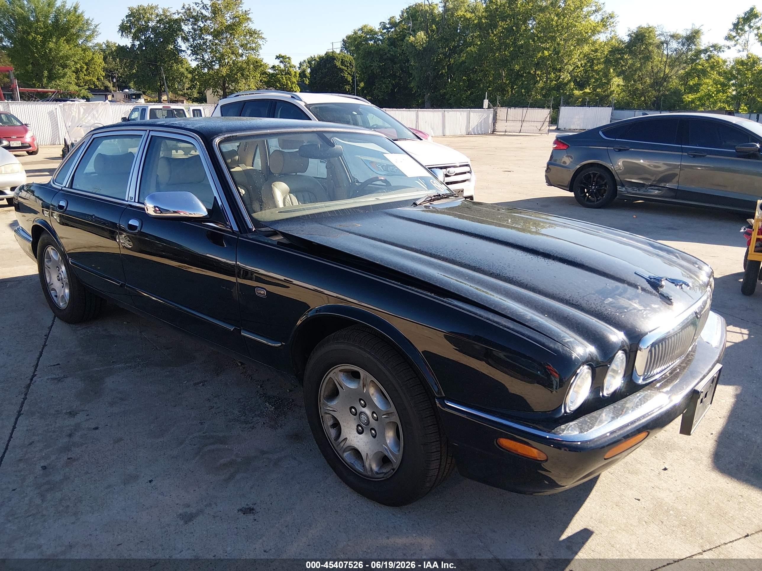 2003 Jaguar XJ 8, VIN SAJDA14C23LF58268 — Normal wear