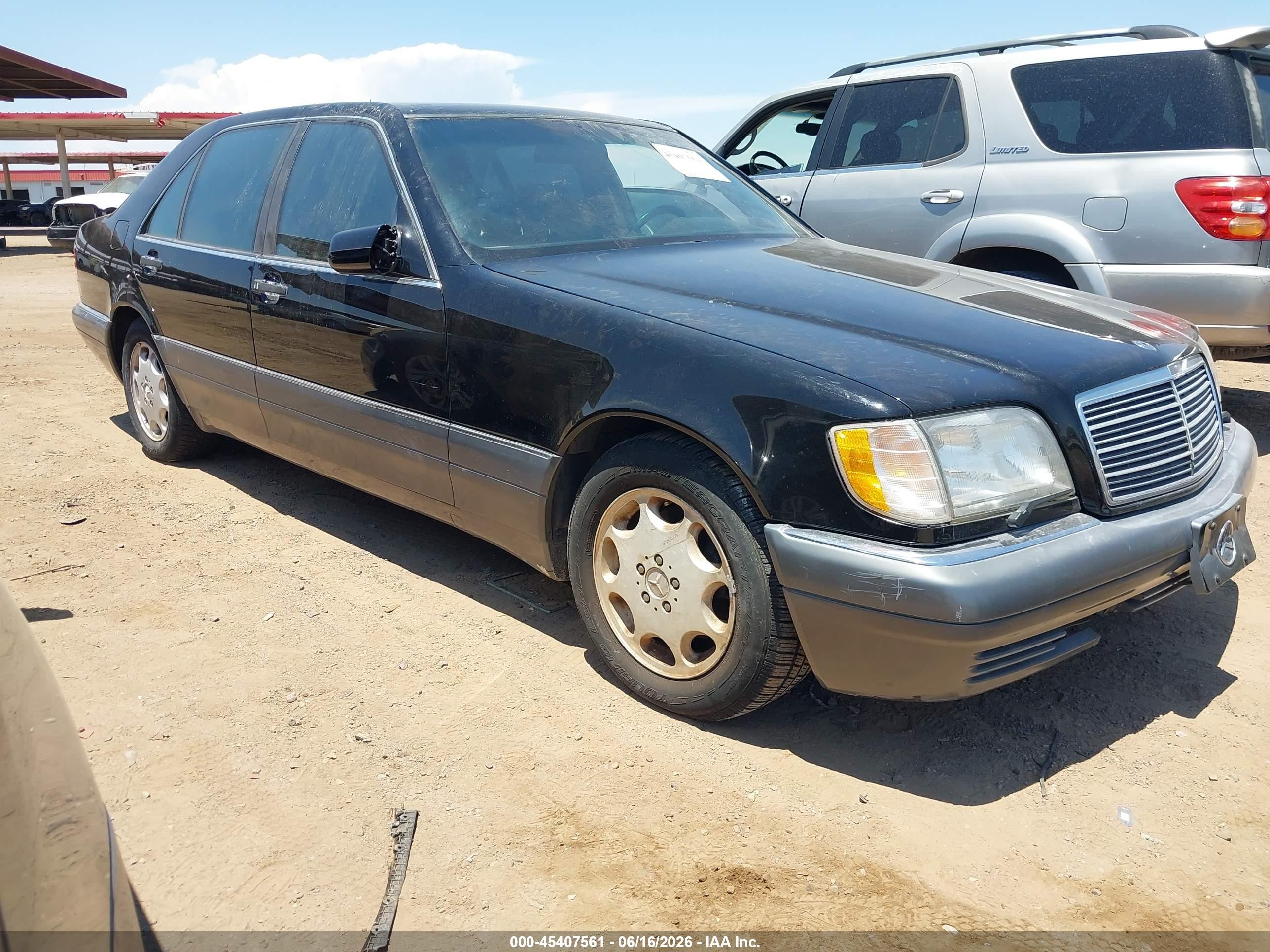1995 Mercedes-Benz S 320, VIN WDBGA33E3SA282876 — Normal wear