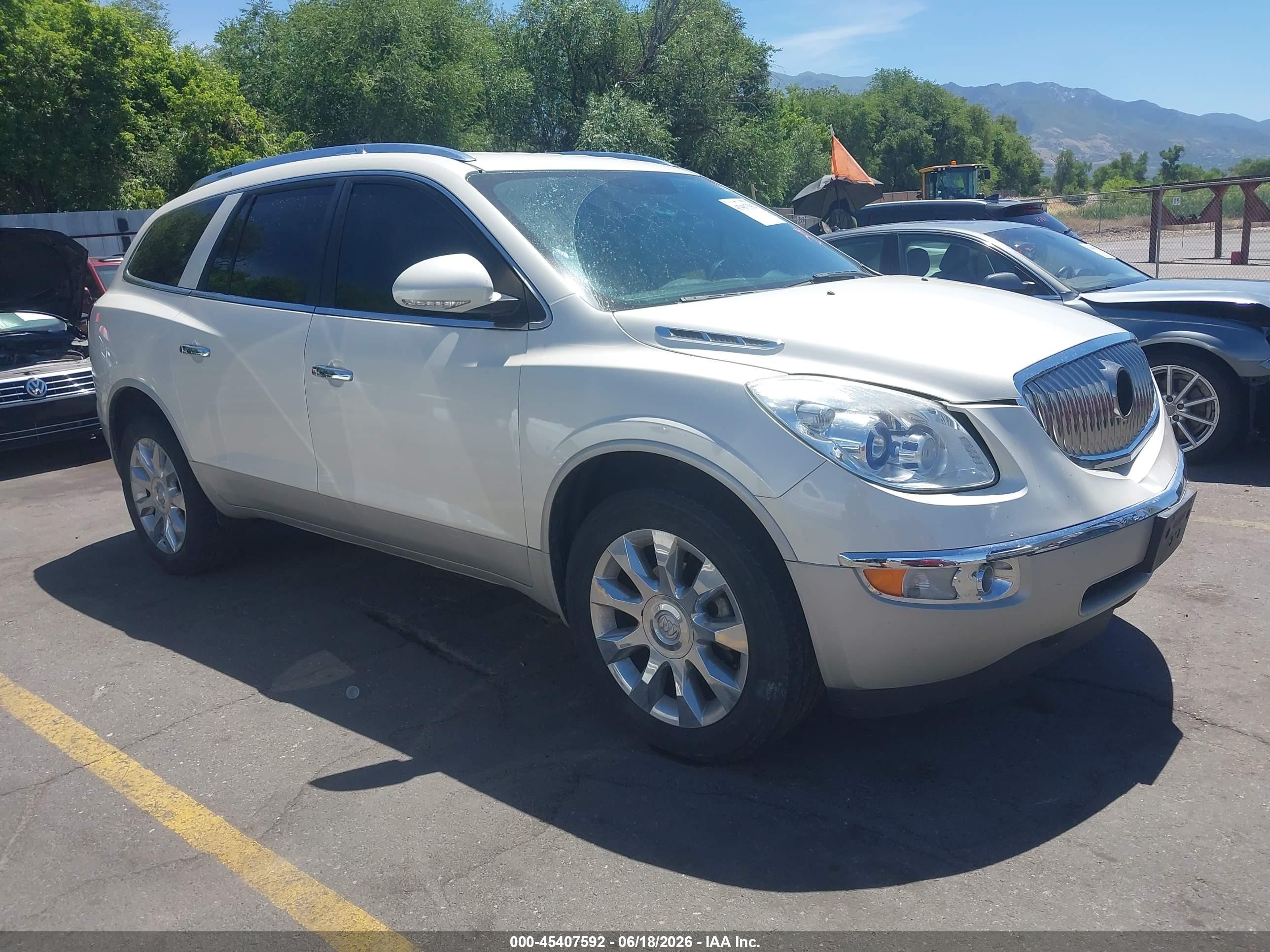 2011 Buick Enclave CXL-2, VIN 5GAKRCED4BJ248729 — Front end