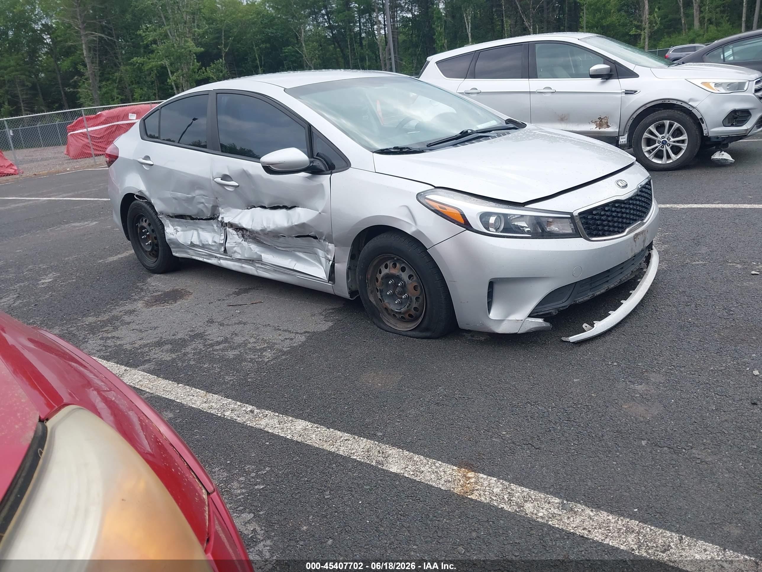 2017 Kia Forte LX, VIN 3KPFK4A77HE098003 — Side