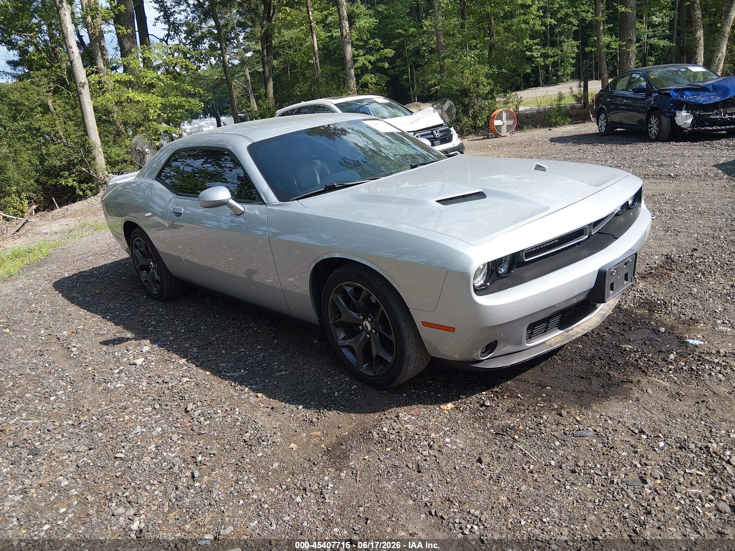 2019 Dodge Challenger SXT, VIN 2C3CDZAG4KH751171 — Not stated