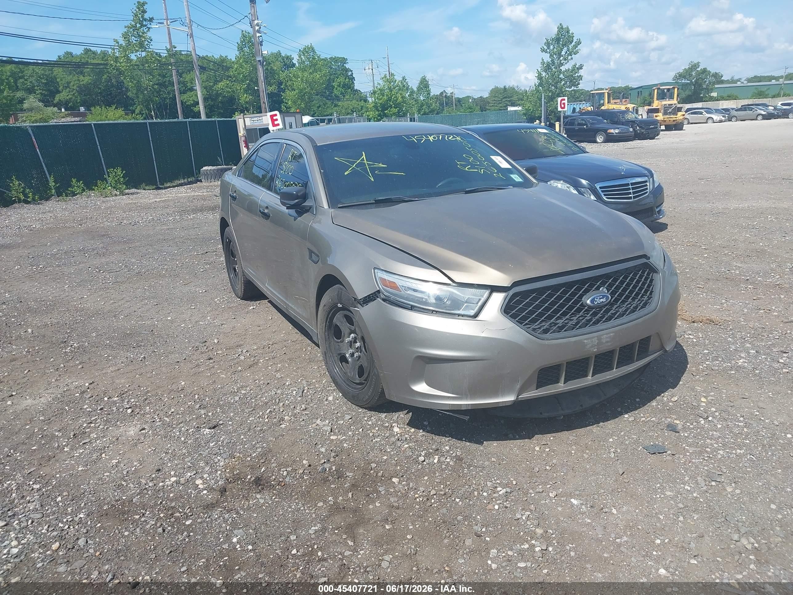 2013 Ford Police Interceptor, VIN 1FAHP2M80DG162739 — Front end