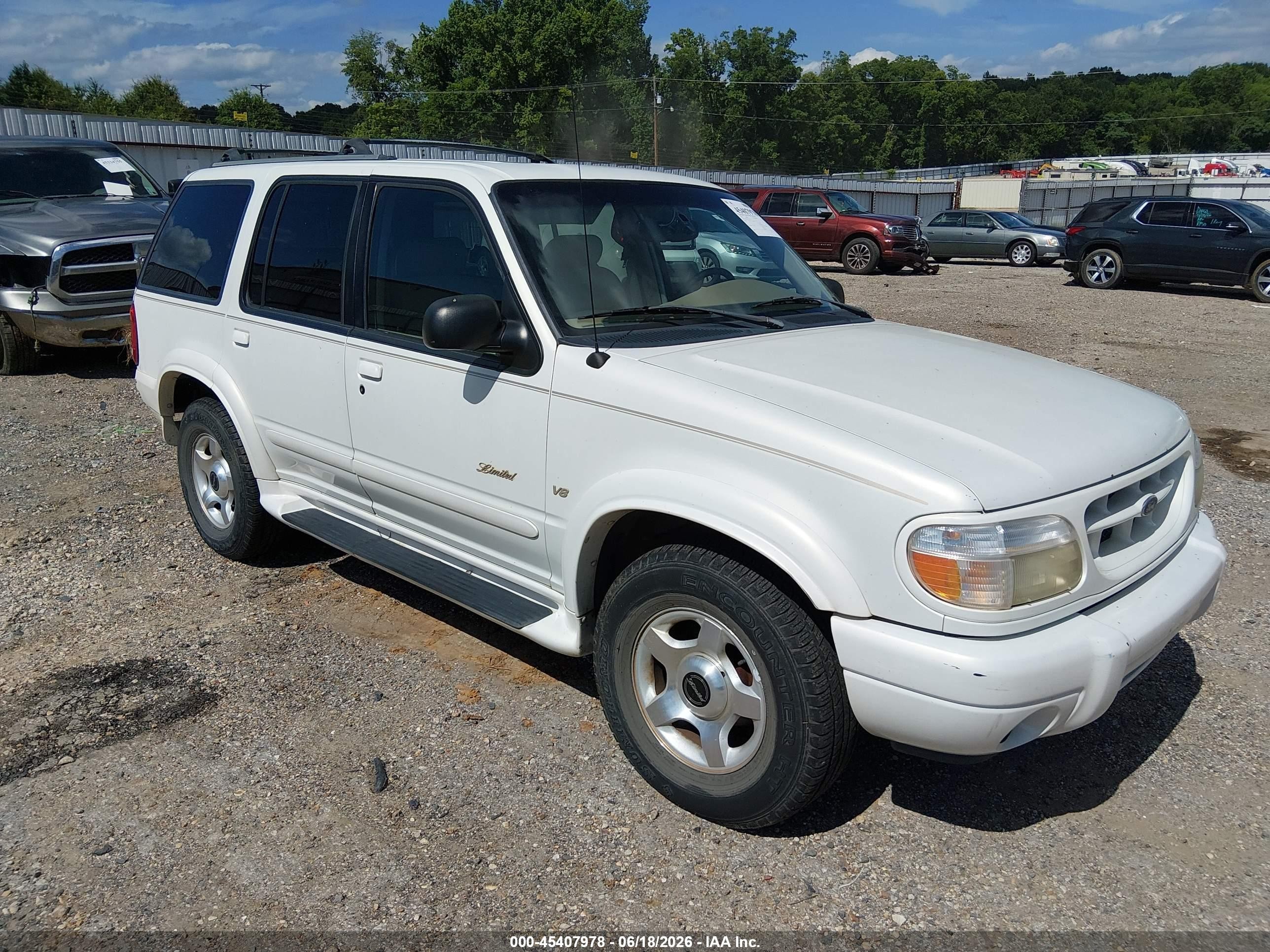 2001 Ford Explorer Limited, VIN 1FMZU65P21ZA70645 — Normal wear