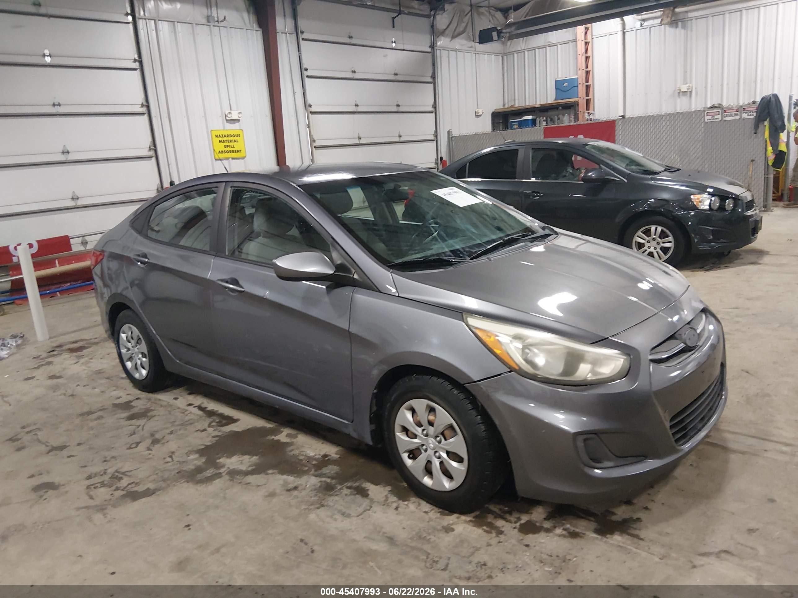 2017 Hyundai Accent SE, VIN KMHCT4AE9HU242758 — Перед