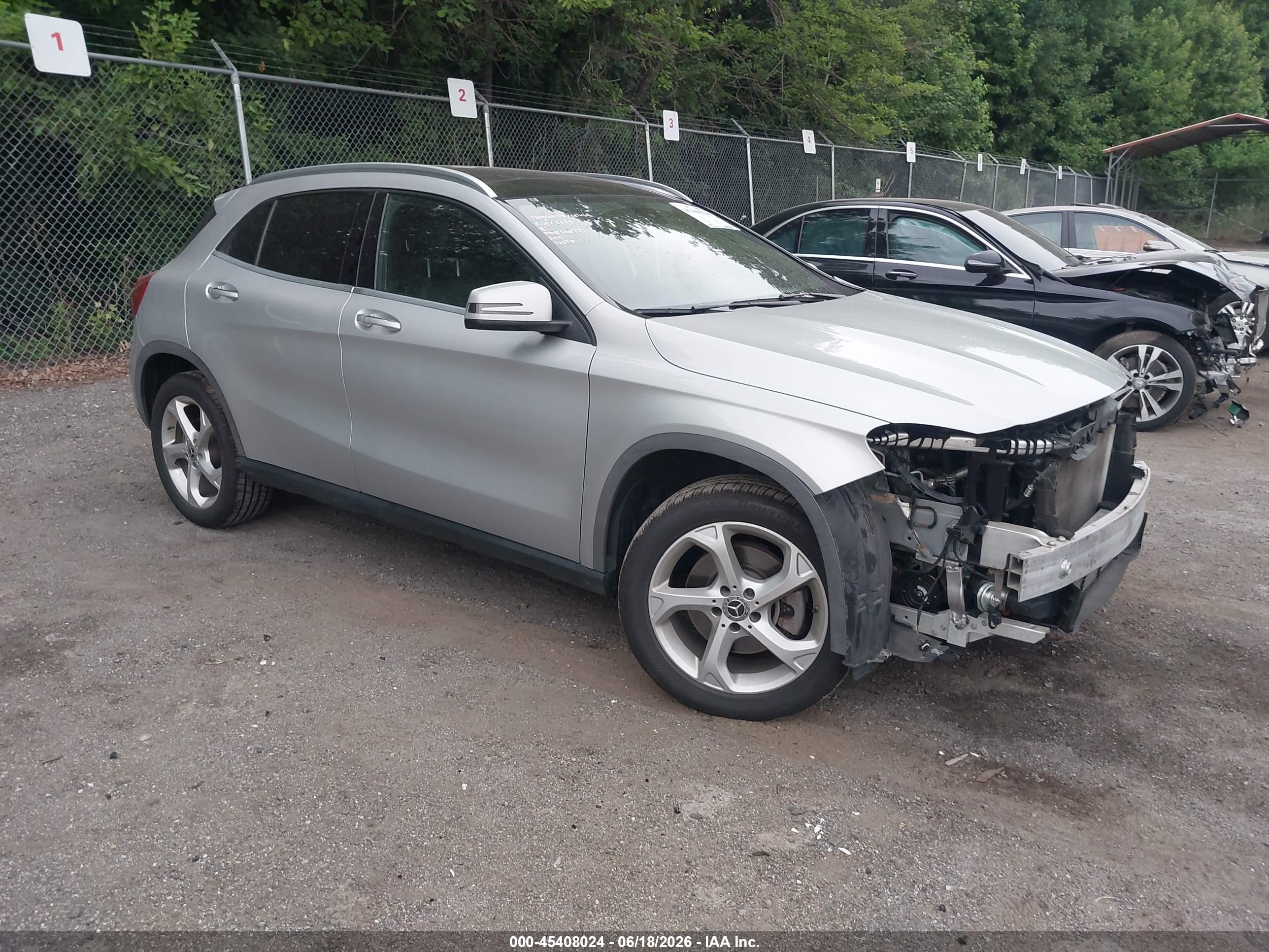 2018 Mercedes-Benz GLA 250, VIN WDCTG4GB4JJ392073 — Front end