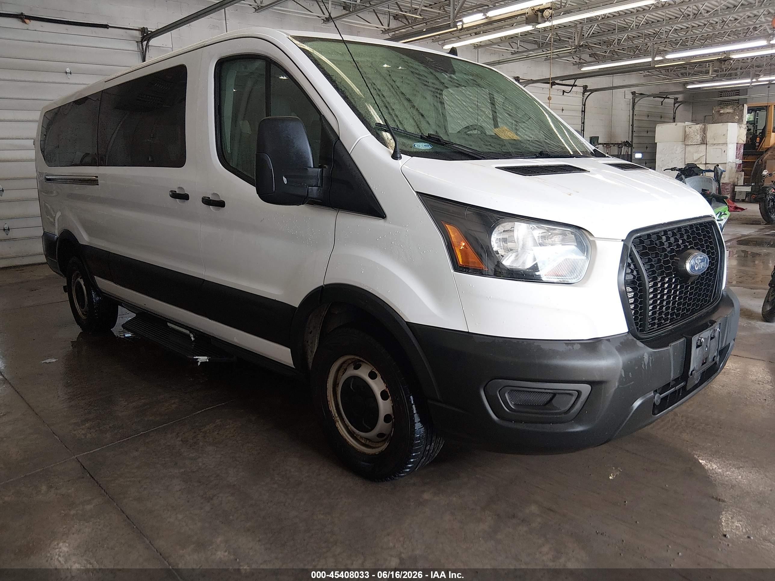2021 Ford Transit Passenger XLT, VIN 1FBAX2Y88MKA52402 — Side