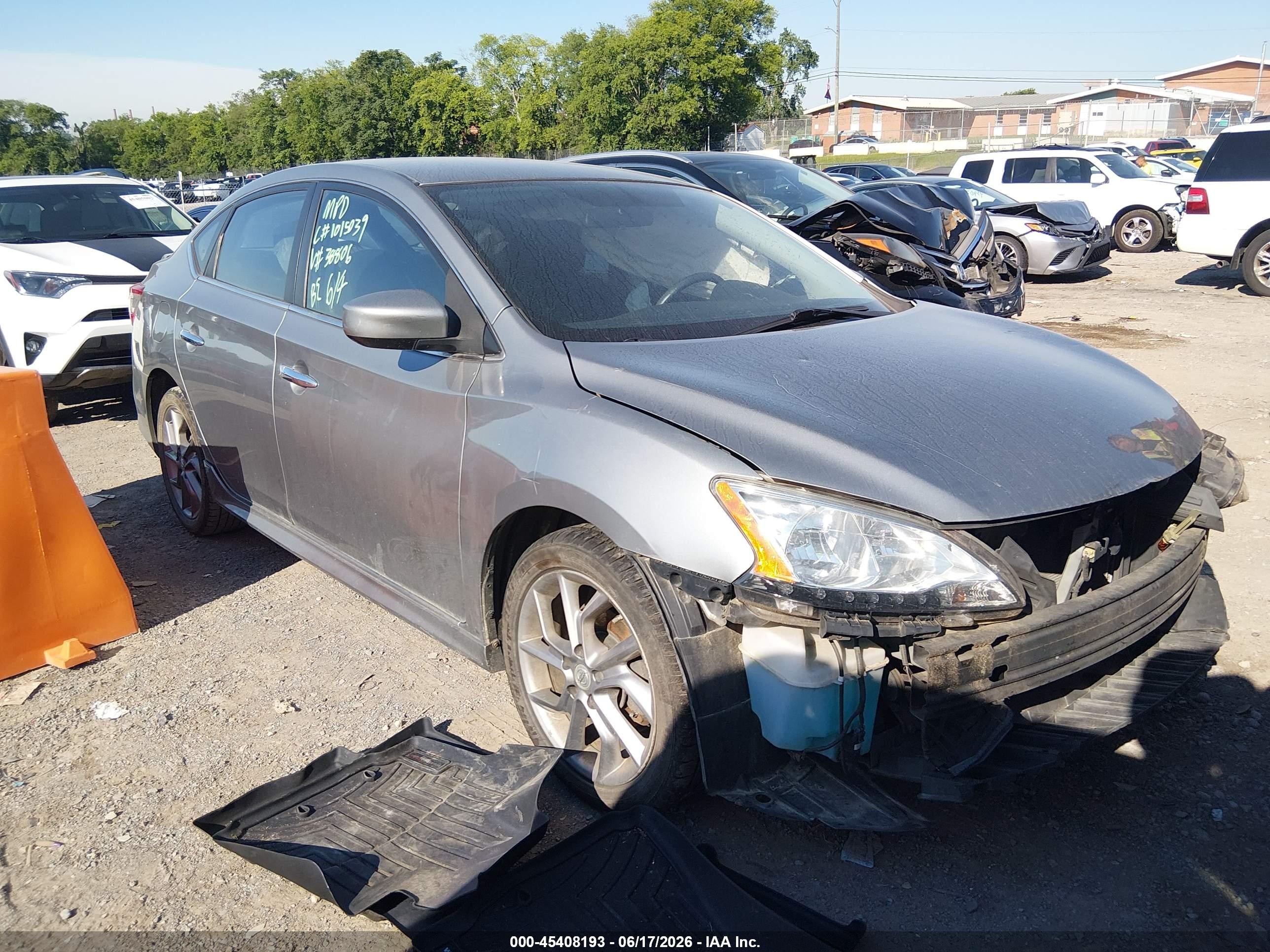 2014 Nissan Sentra S, VIN 3N1AB7AP7EY338806 — Перед