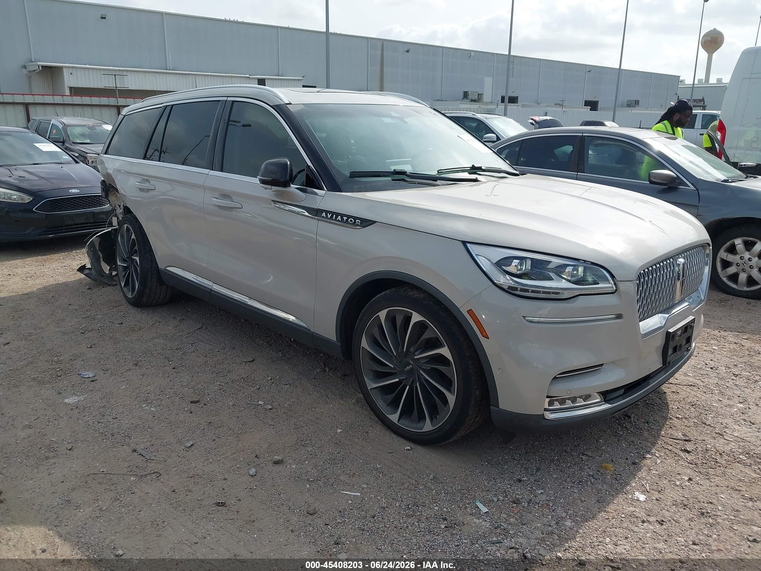 2020 Lincoln Aviator Reserve, VIN 5LM5J7XC6LGL19967 — Rear end