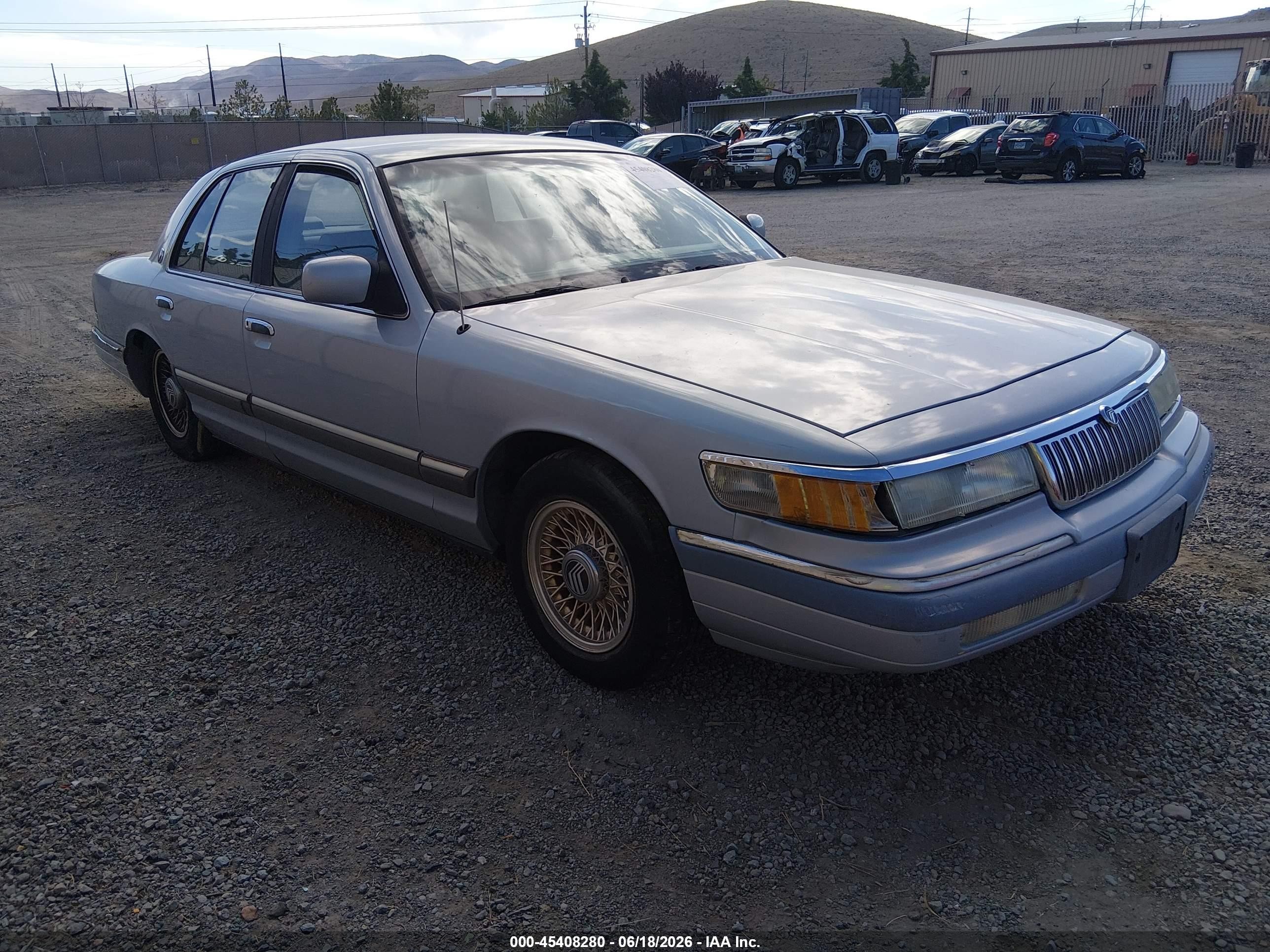 1994 Mercury Grand Marquis LS, VIN 2MELM75W0RX635739 — Зад