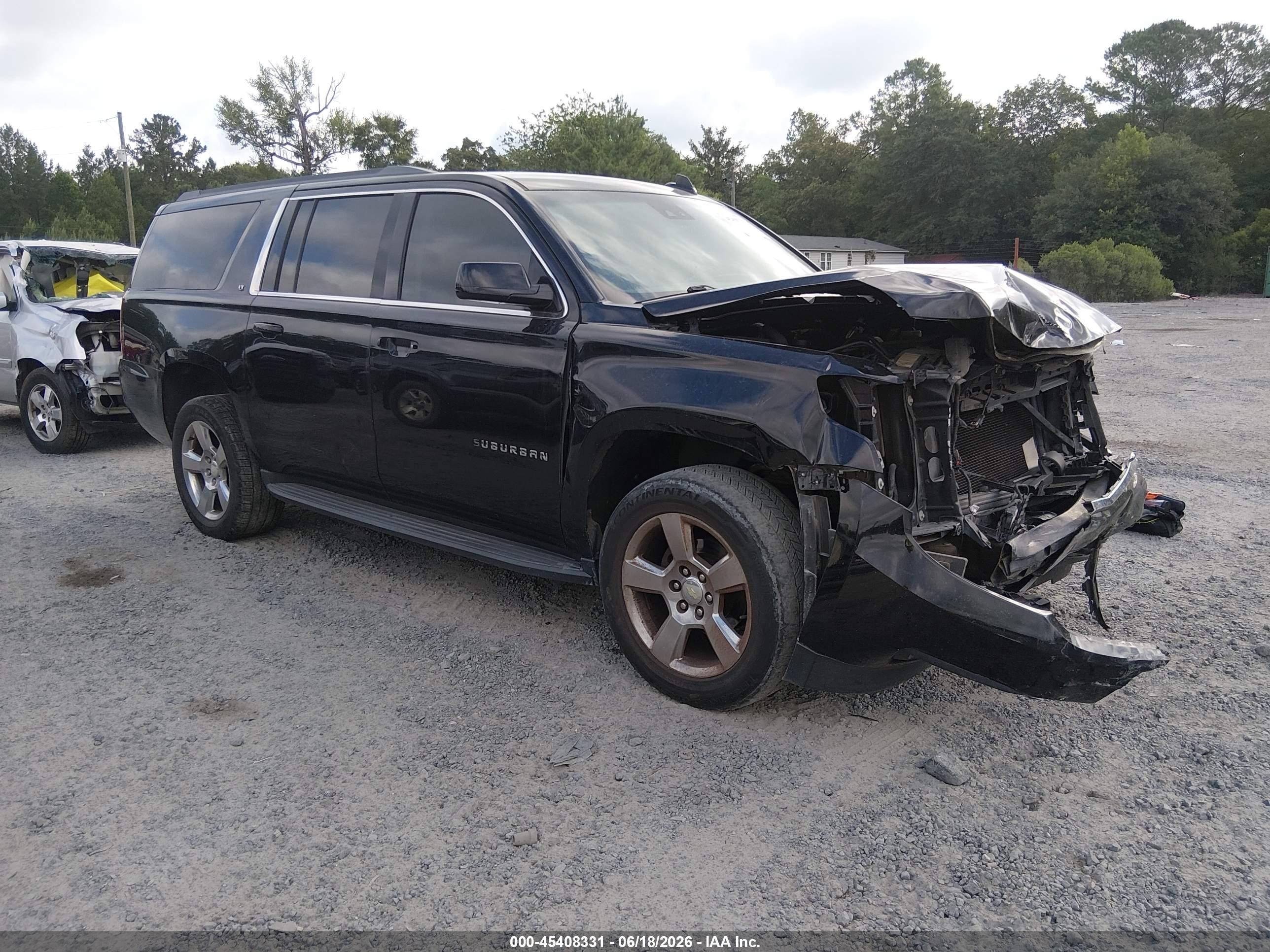 2018 Chevrolet Suburban LT, VIN 1GNSCHKC0JR314581 — Normal wear