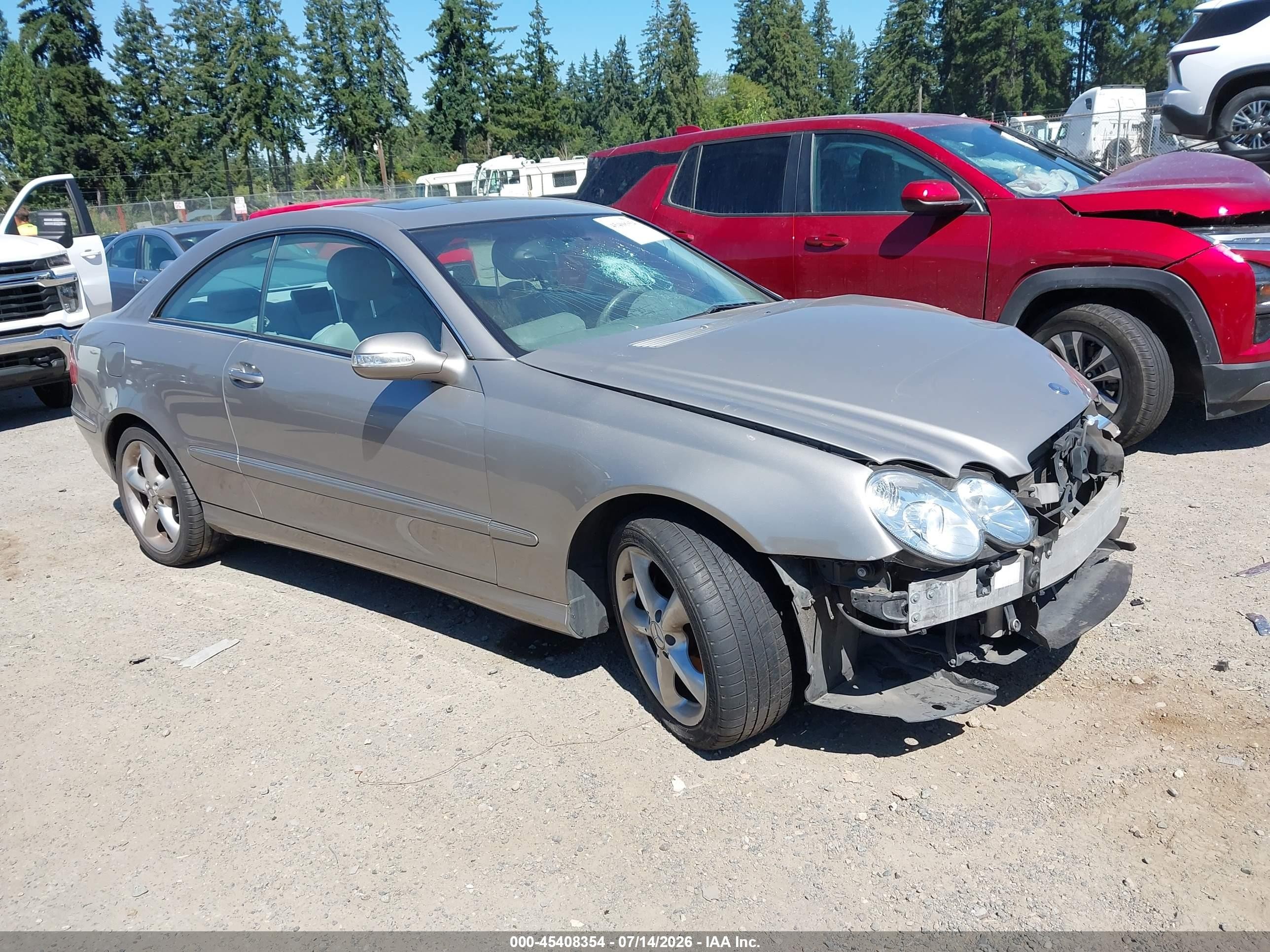 2005 Mercedes-Benz CLK 320, VIN WDBTJ65J65F165875 — Side