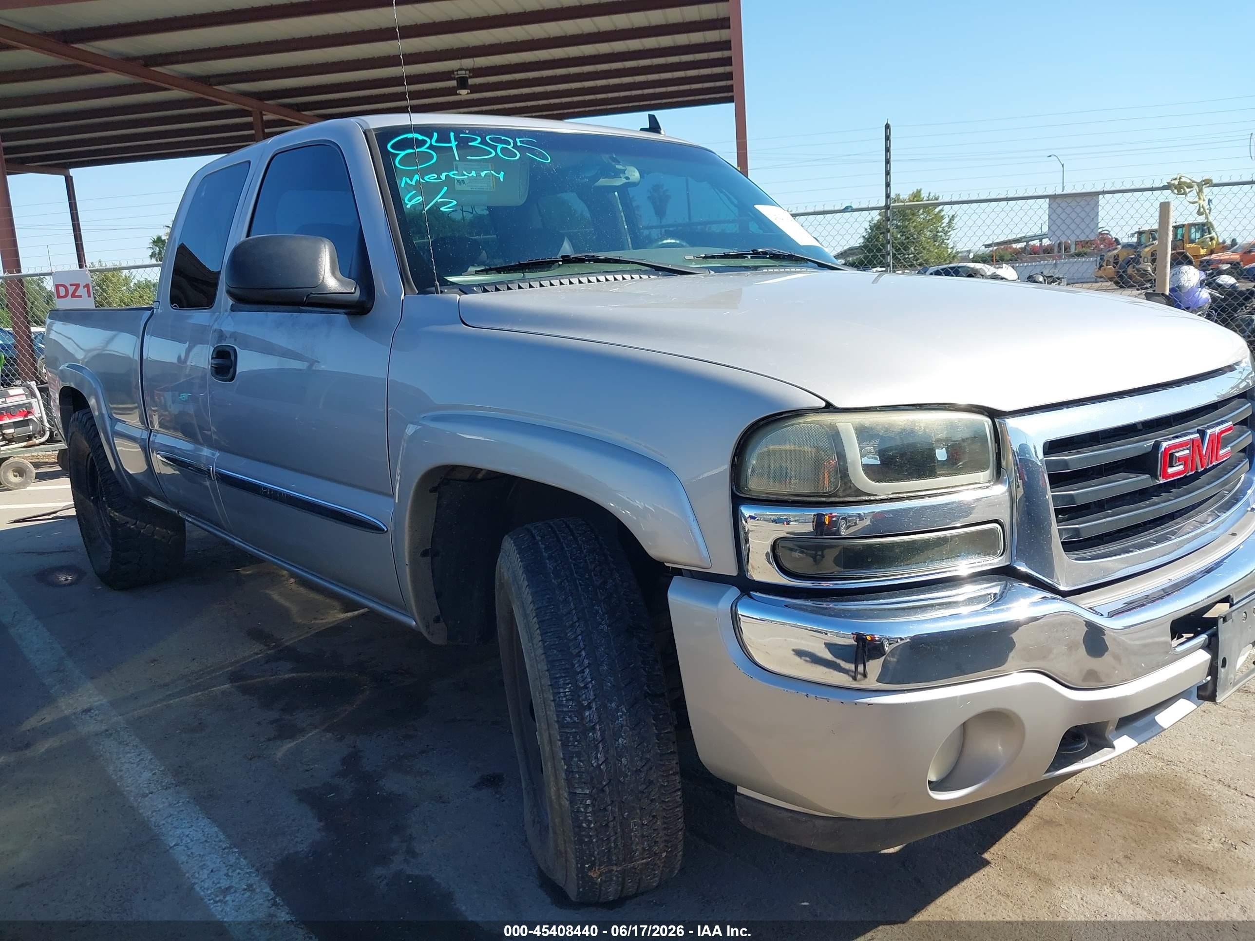 2006 GMC Sierra 1500 SLE1, VIN 2GTEK19B461112145 — Vandalism