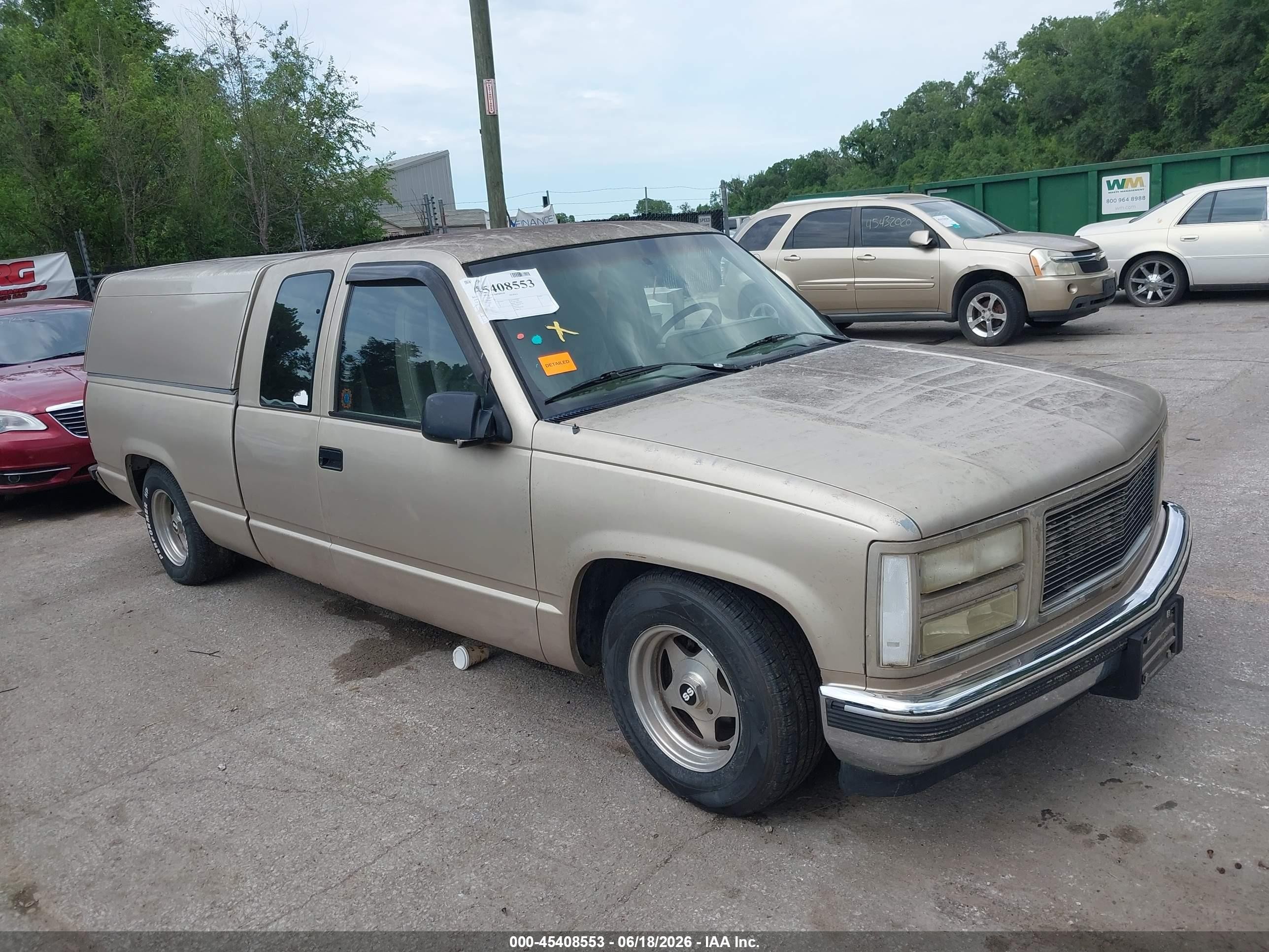 1992 GMC Sierra 1500, VIN 2GTEC19K0N1518693 — Fresh water flood