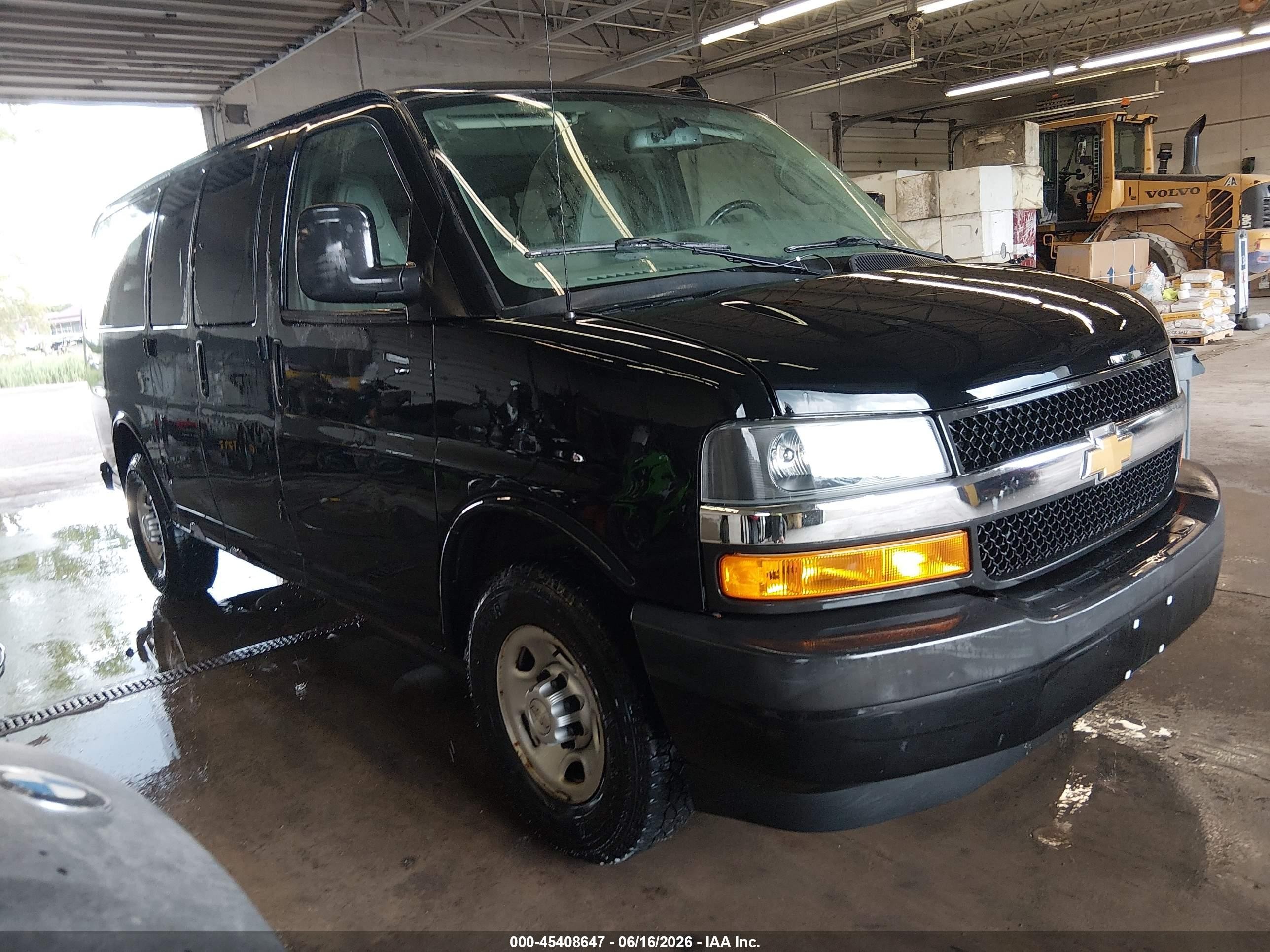 2019 Chevrolet Express Passenger LS, VIN 1GAWGEFG3K1317929 — Side