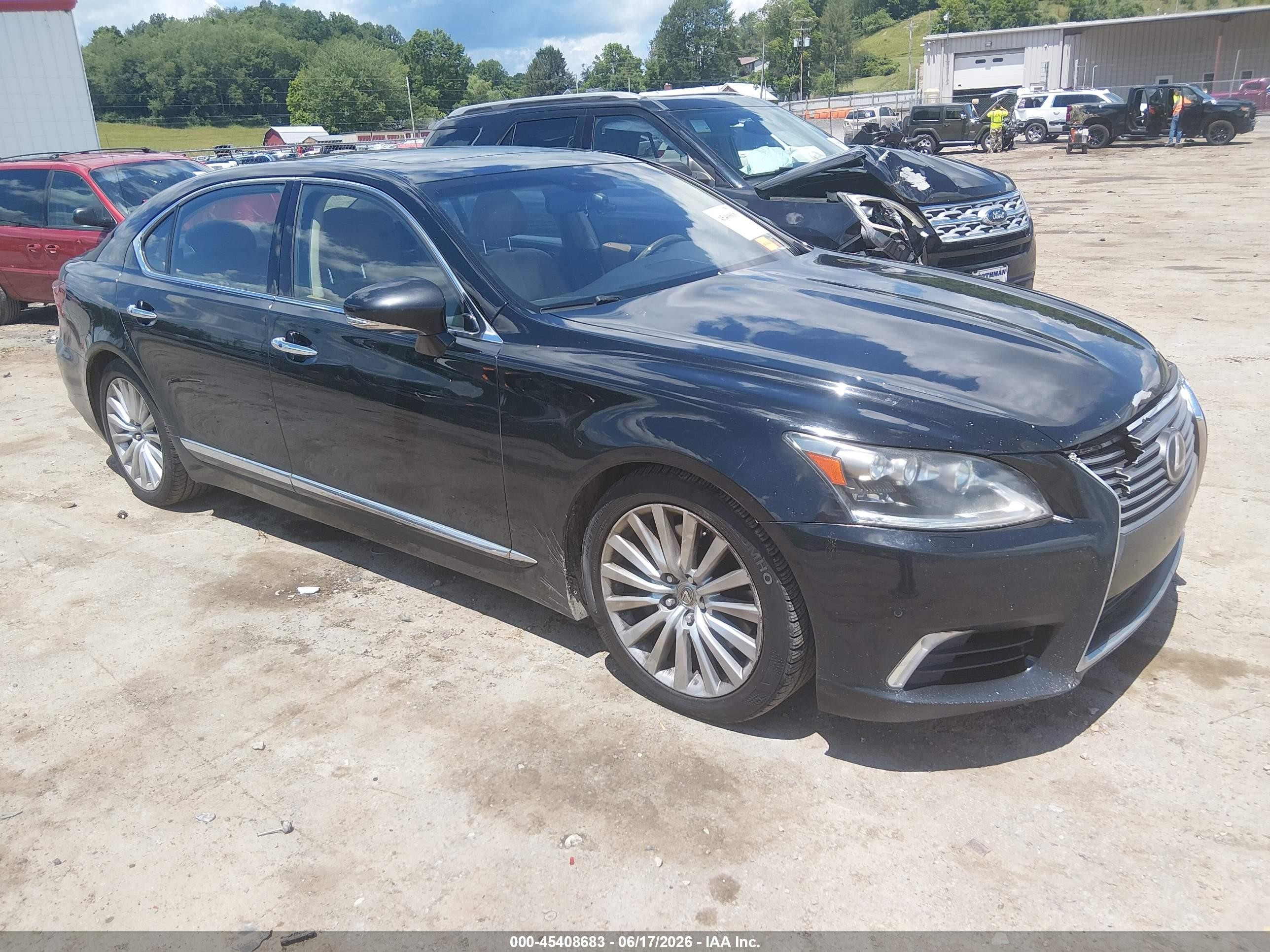 2013 Lexus LS 460 L, VIN JTHDL5EF8D5005800 — Front end