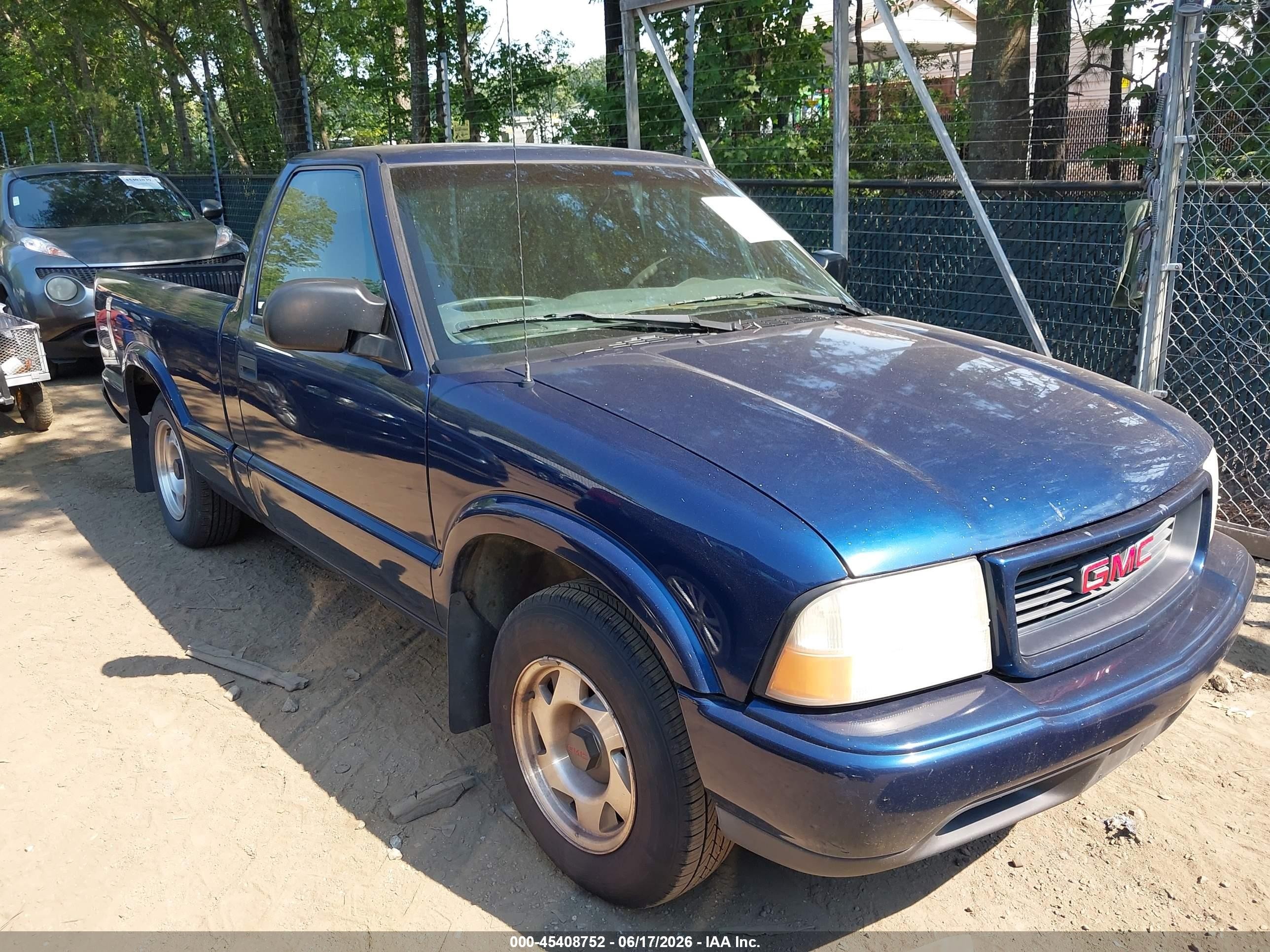 2000 GMC Sonoma SLS 1SE, VIN 1GTCS1445YK193675 — Normal wear
