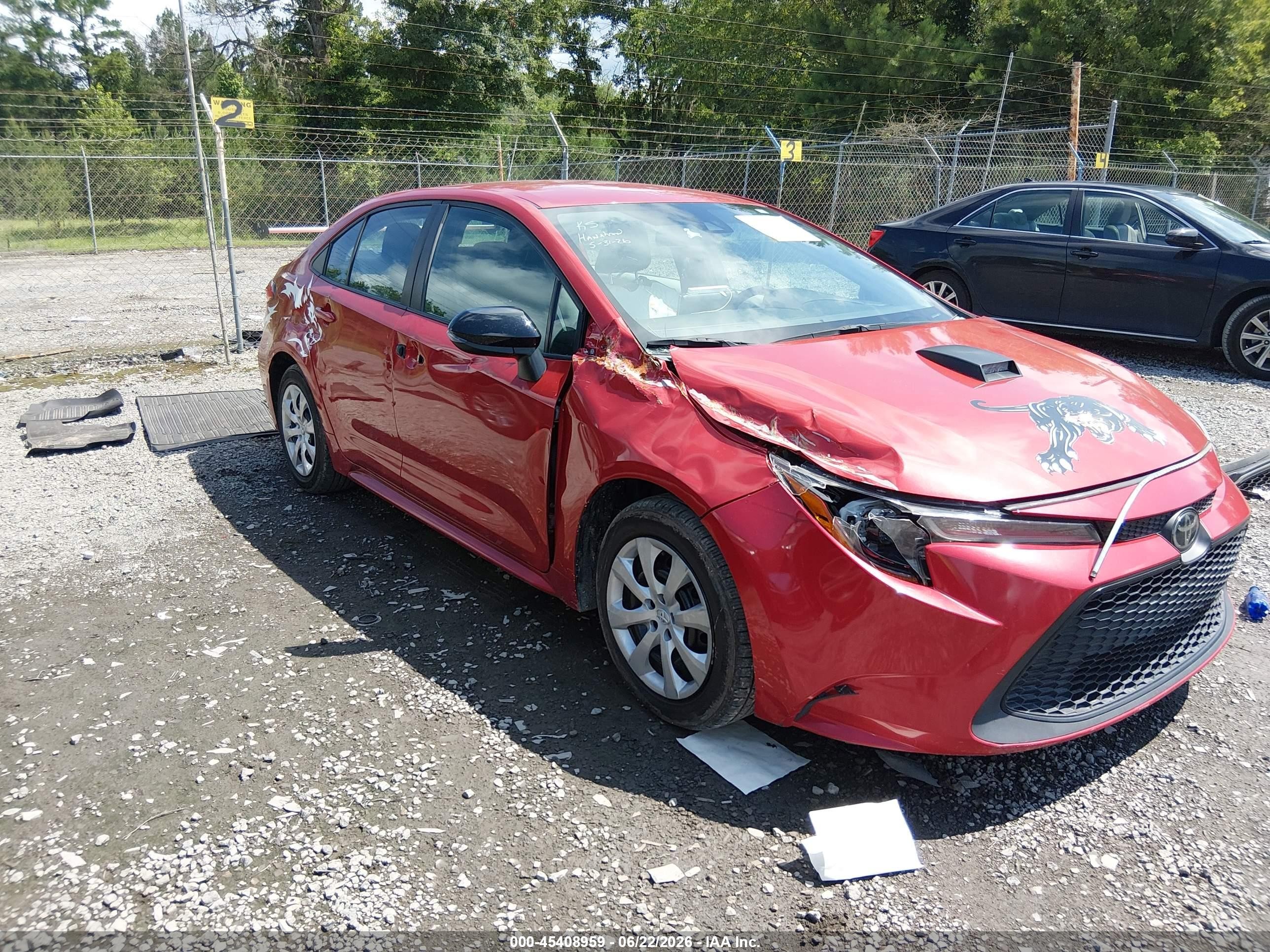2021 Toyota Corolla LE, VIN 5YFEPMAE4MP187113 — Front end