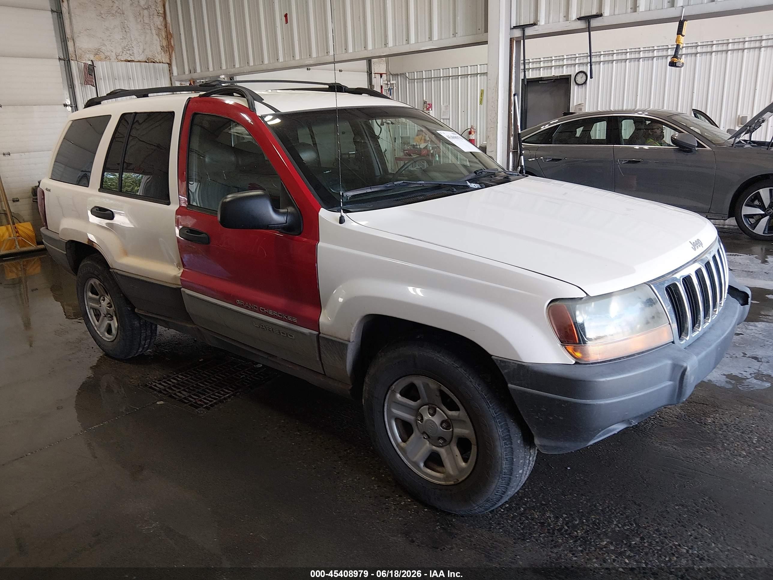 2001 Jeep Grand Cherokee Laredo, VIN 1J4GW48S21C517014 — Normal wear