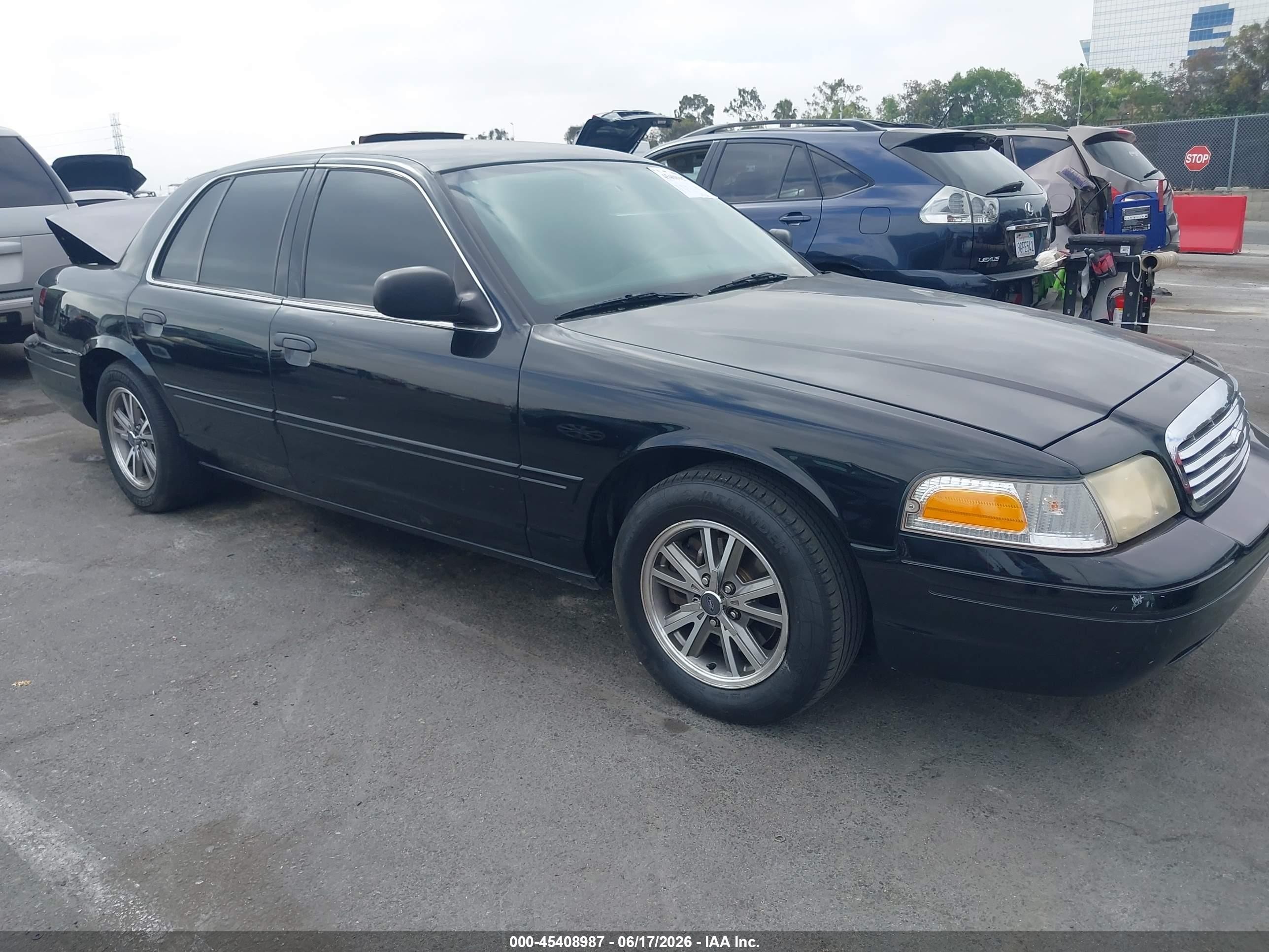 2008 Ford Crown Victoria Standard, VIN 2FAFP73V08X171243 — Rear end